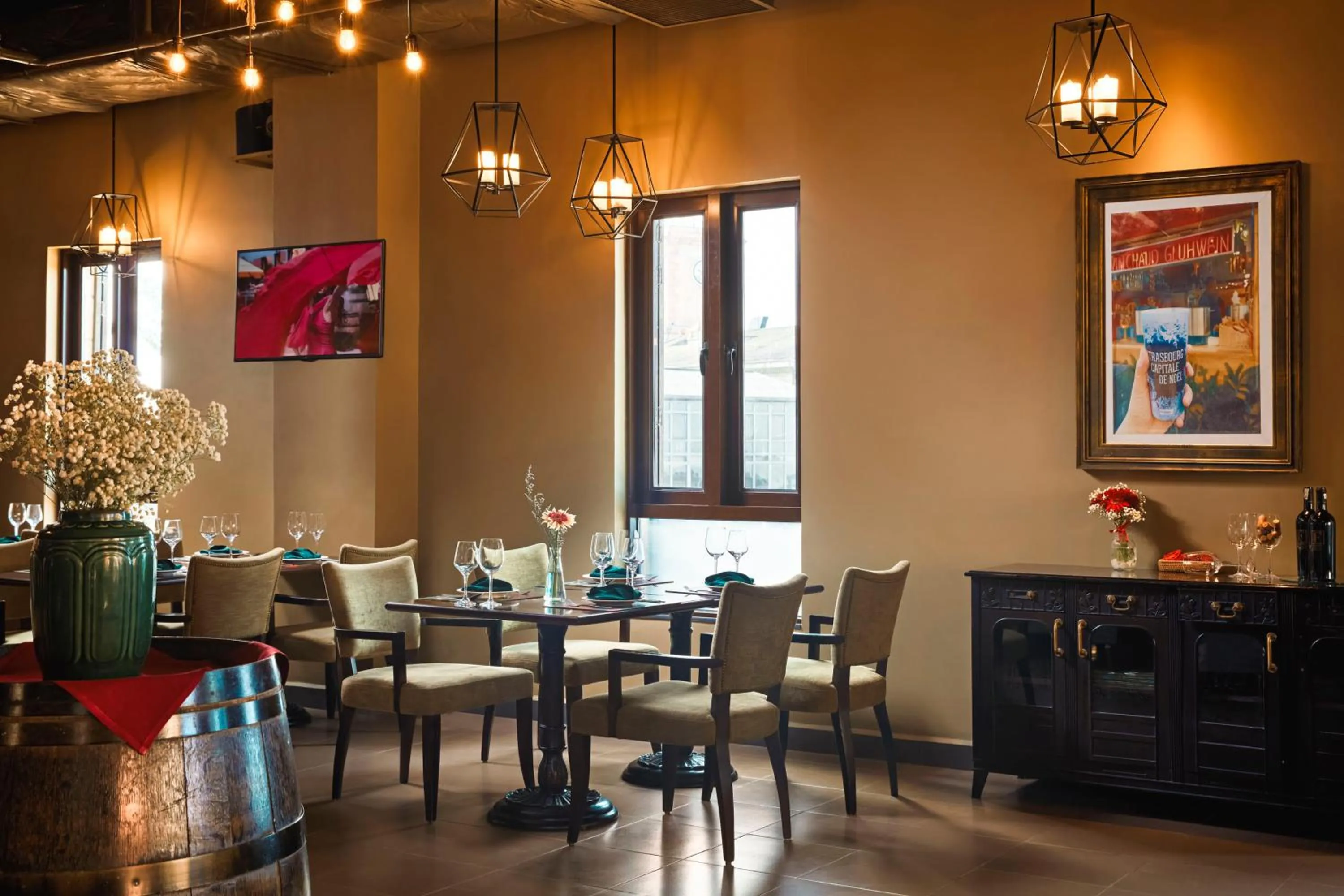 Restaurant/places to eat in Mercure Danang French Village Bana Hills