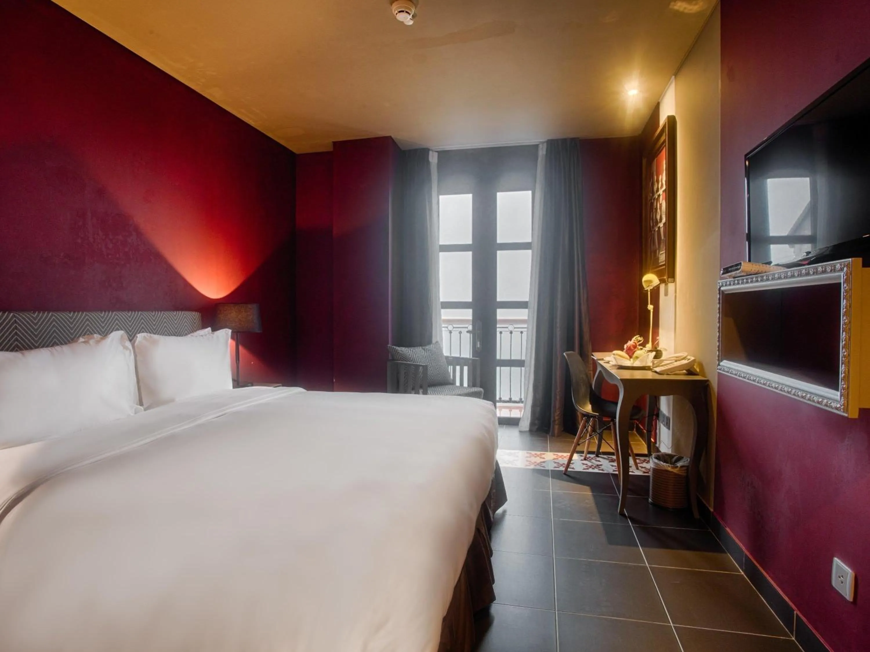 Bedroom, Bed in Mercure Danang French Village Bana Hills