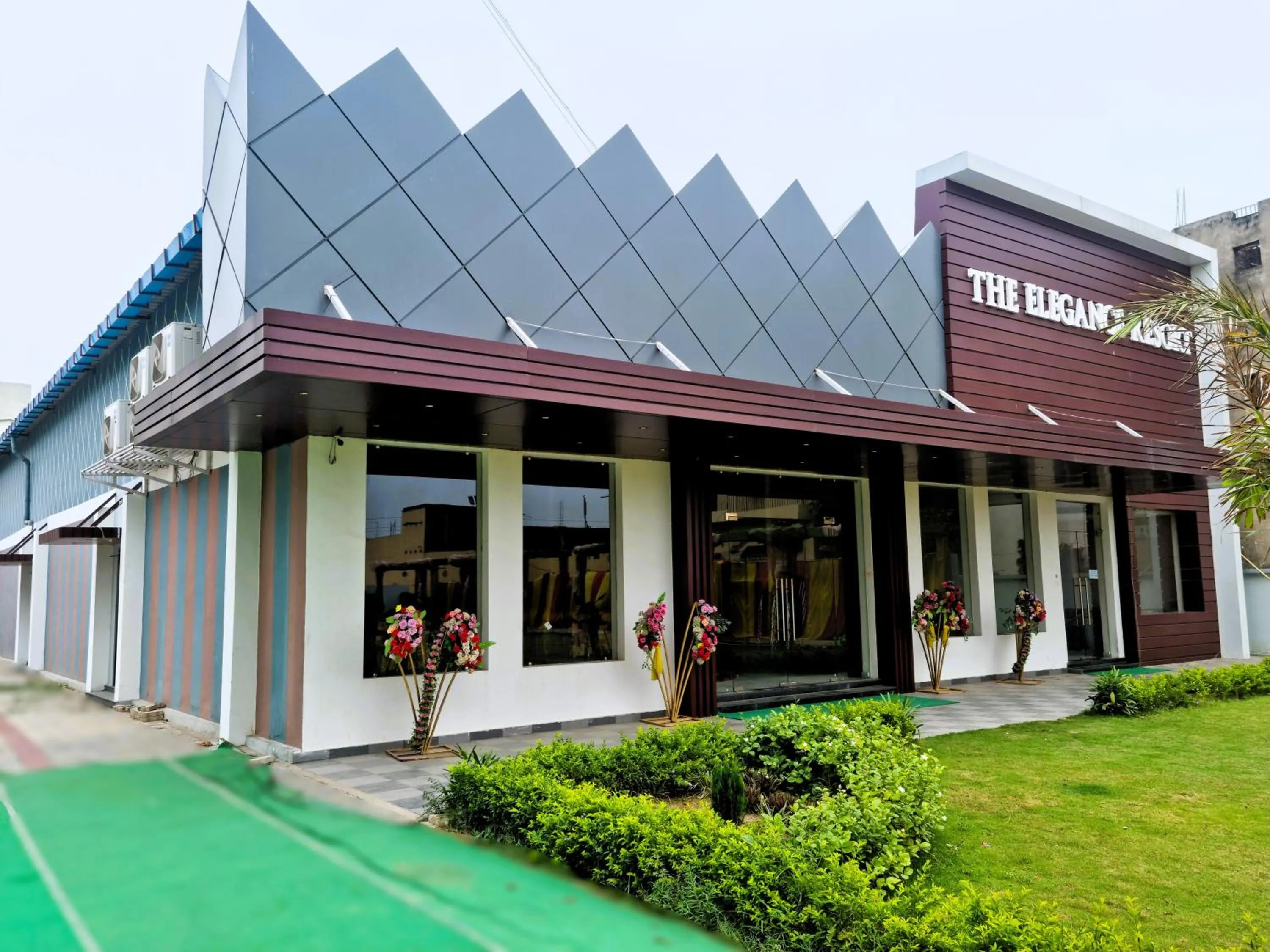 The ELEGANCE RESORT