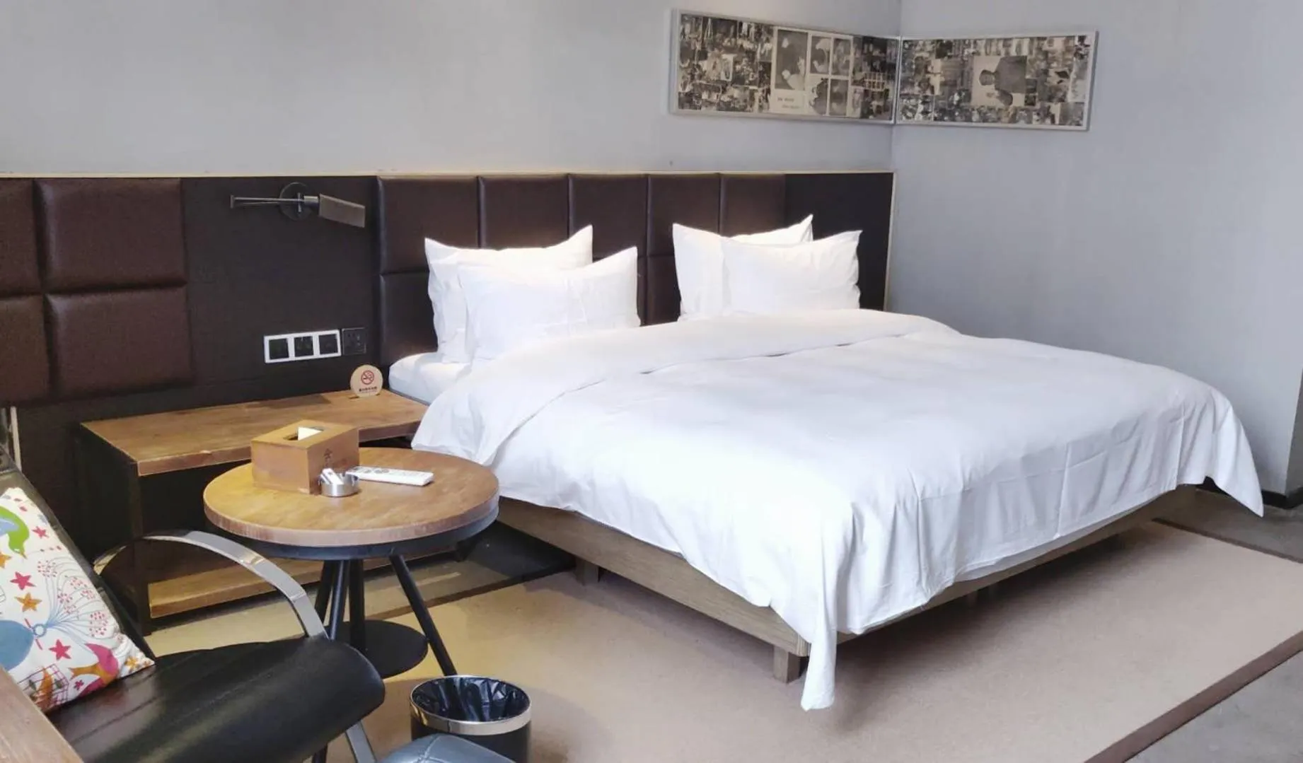 Bed in Time Tunnel Designer Hotel Xi'an