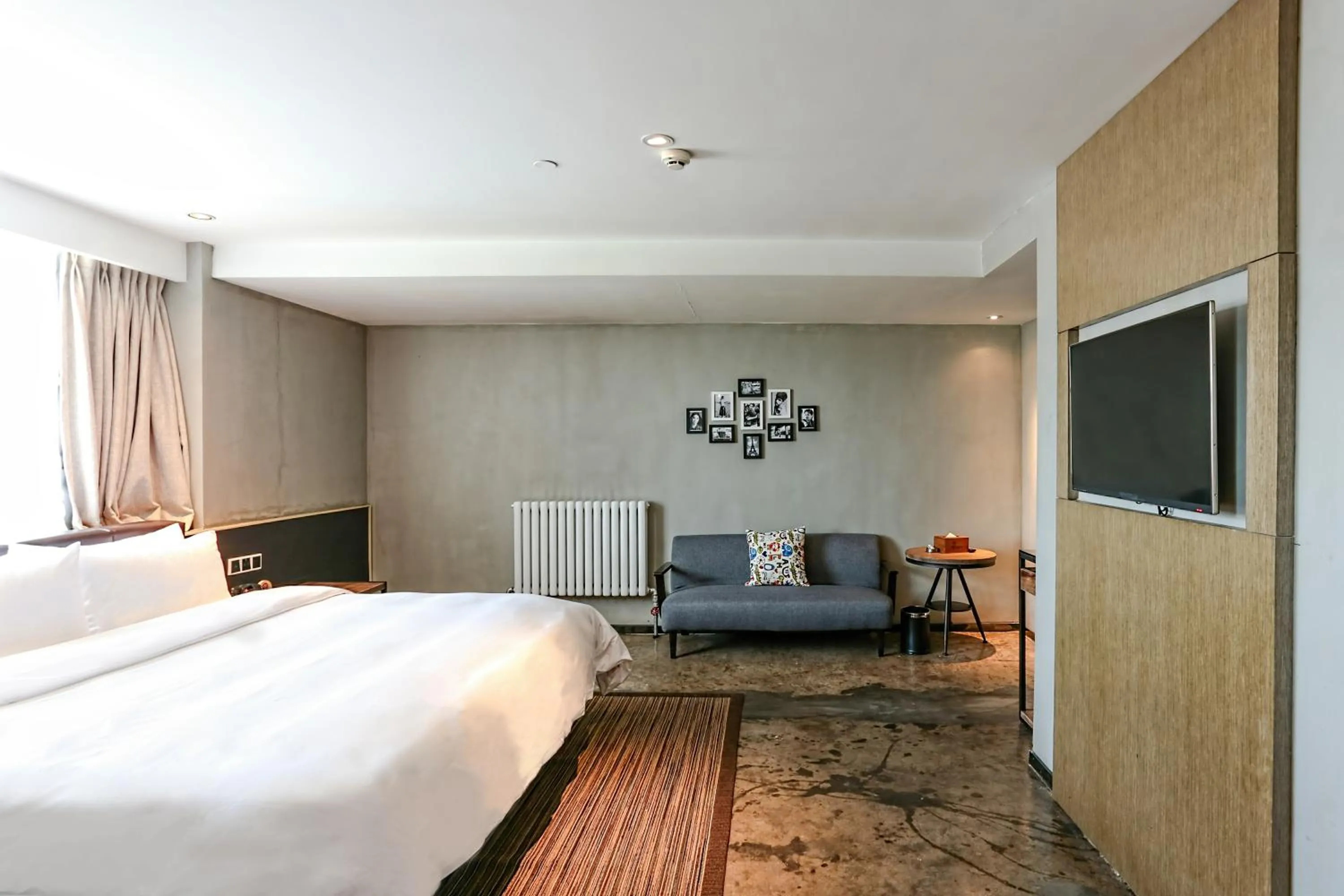 Photo of the whole room in Time Tunnel Designer Hotel Xi'an