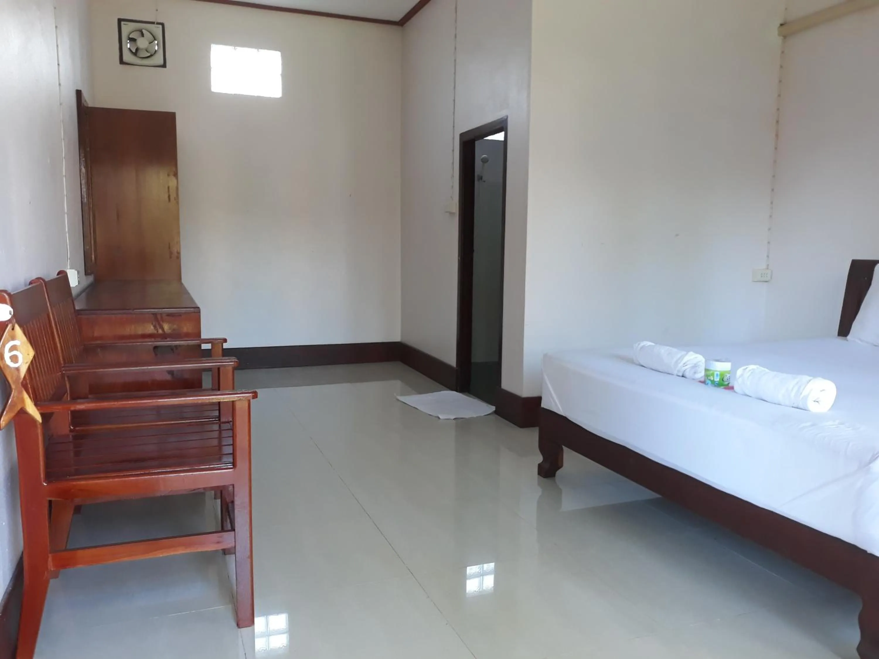 Bed in Mama Leurth Sunset Guesthouse