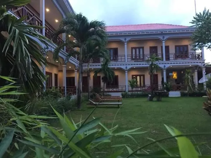 Mama Leurth Sunset Guesthouse