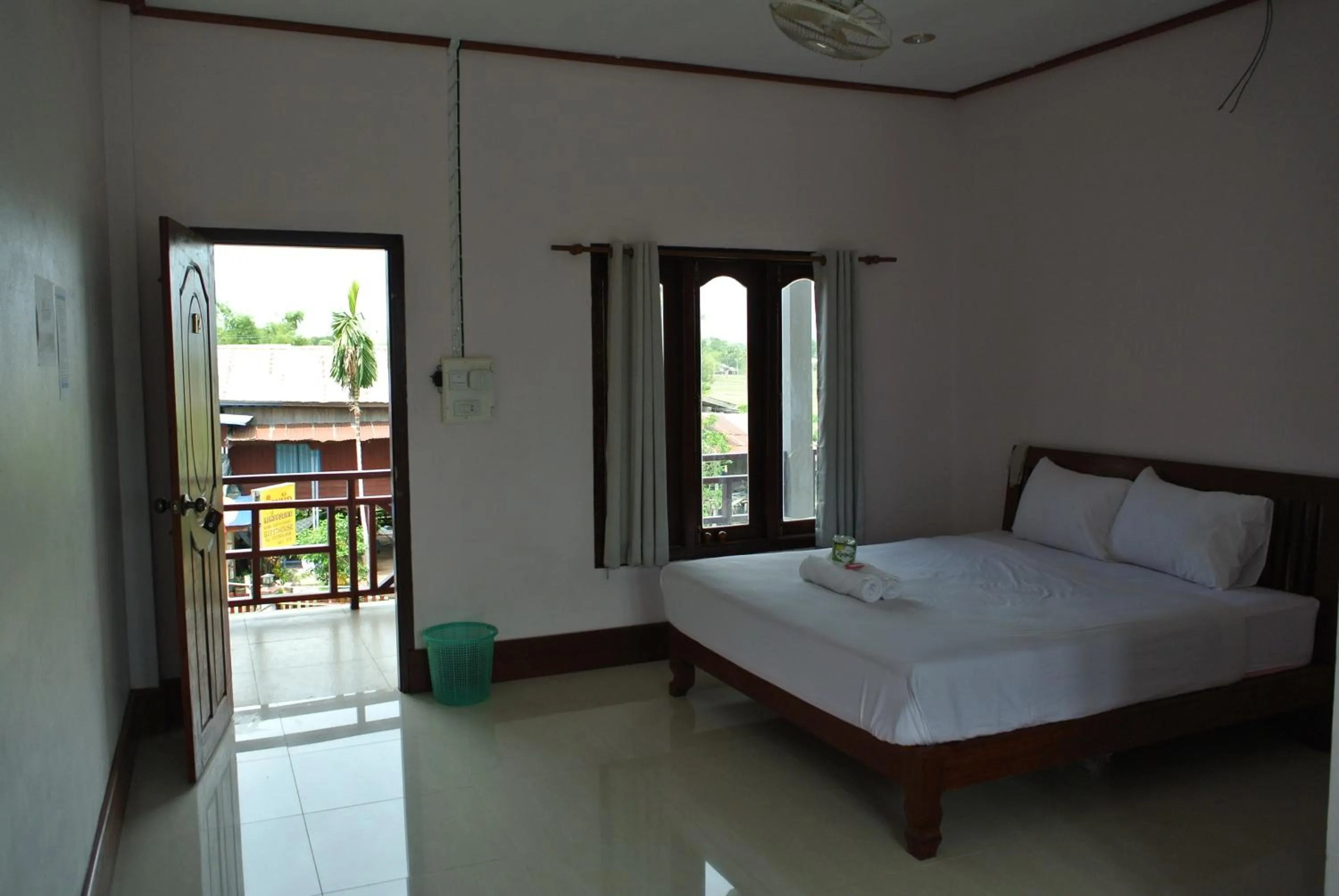 Bed in Mama Leurth Sunset Guesthouse