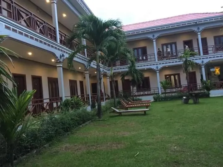 Mama Leurth Sunset Guesthouse