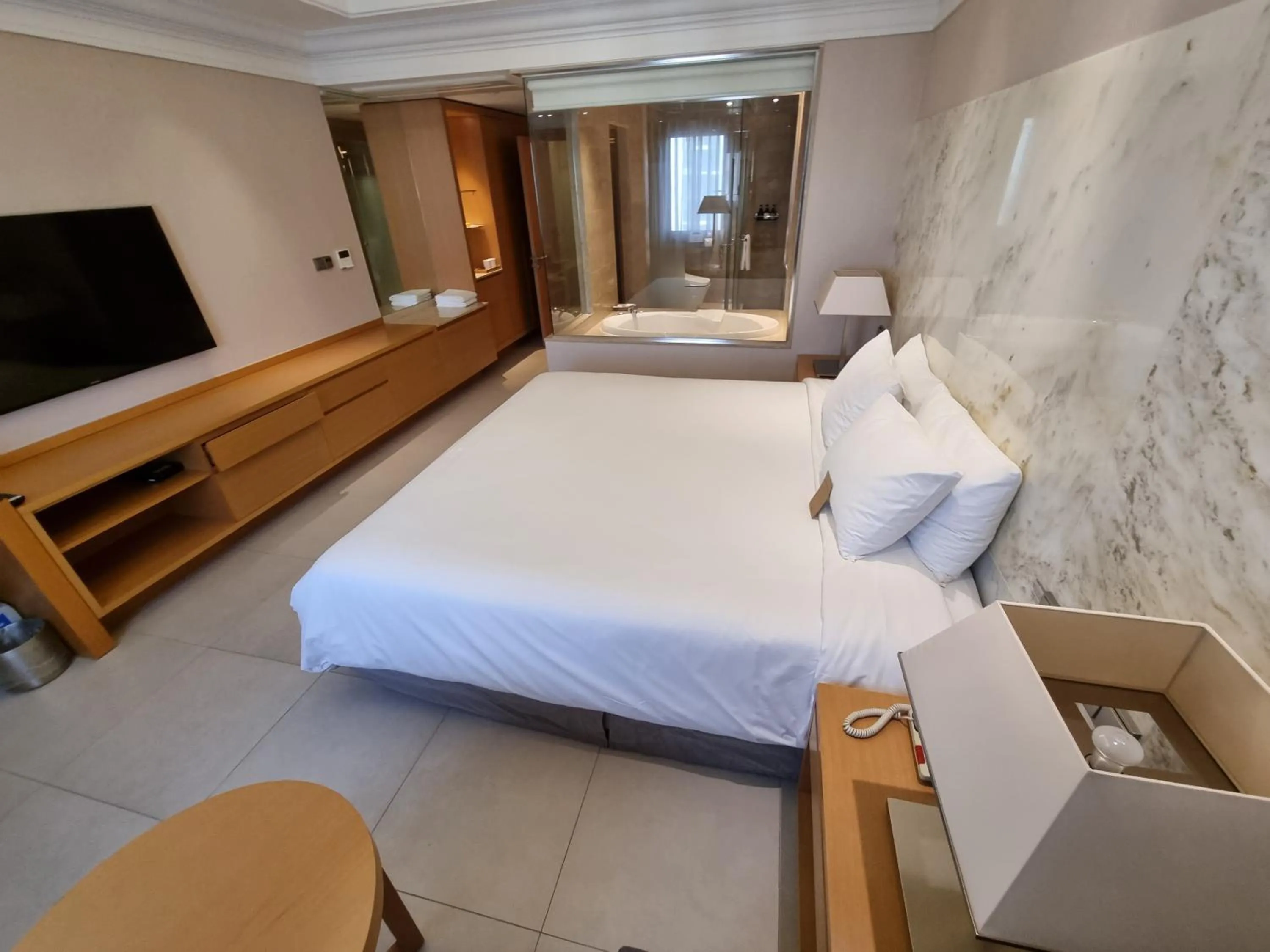 Bed in Pinegrove Hotel