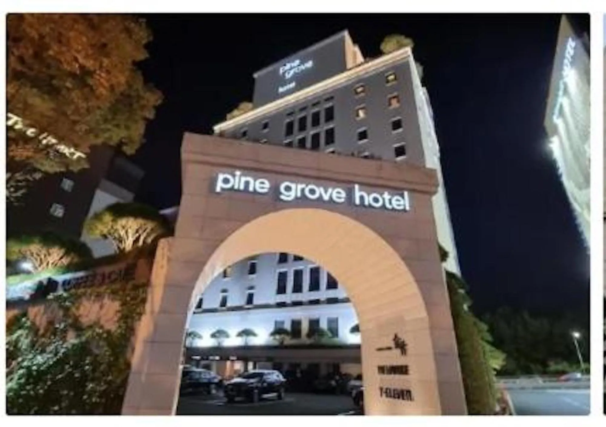 Pinegrove Hotel