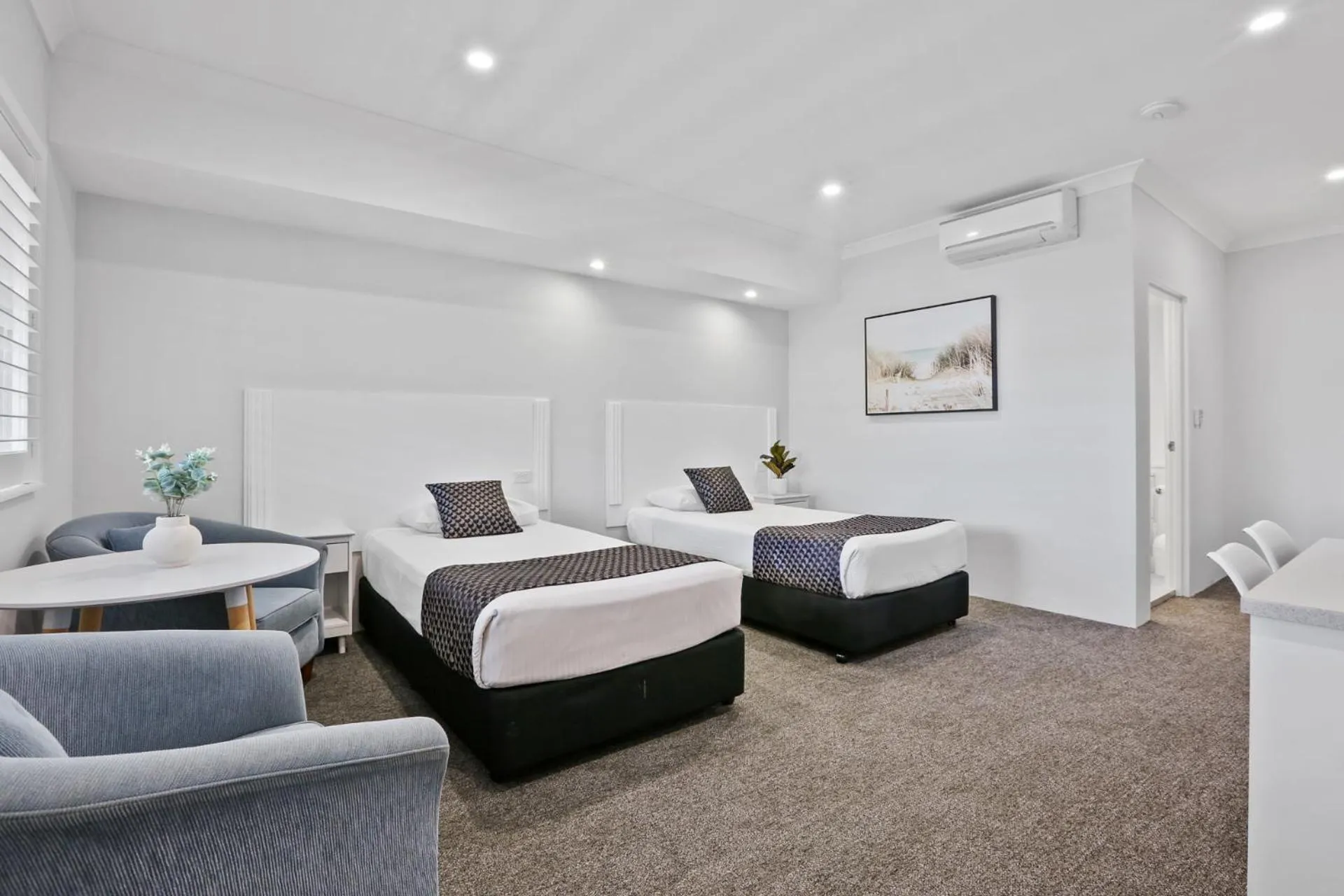 Bed in Shellharbour Village Motel