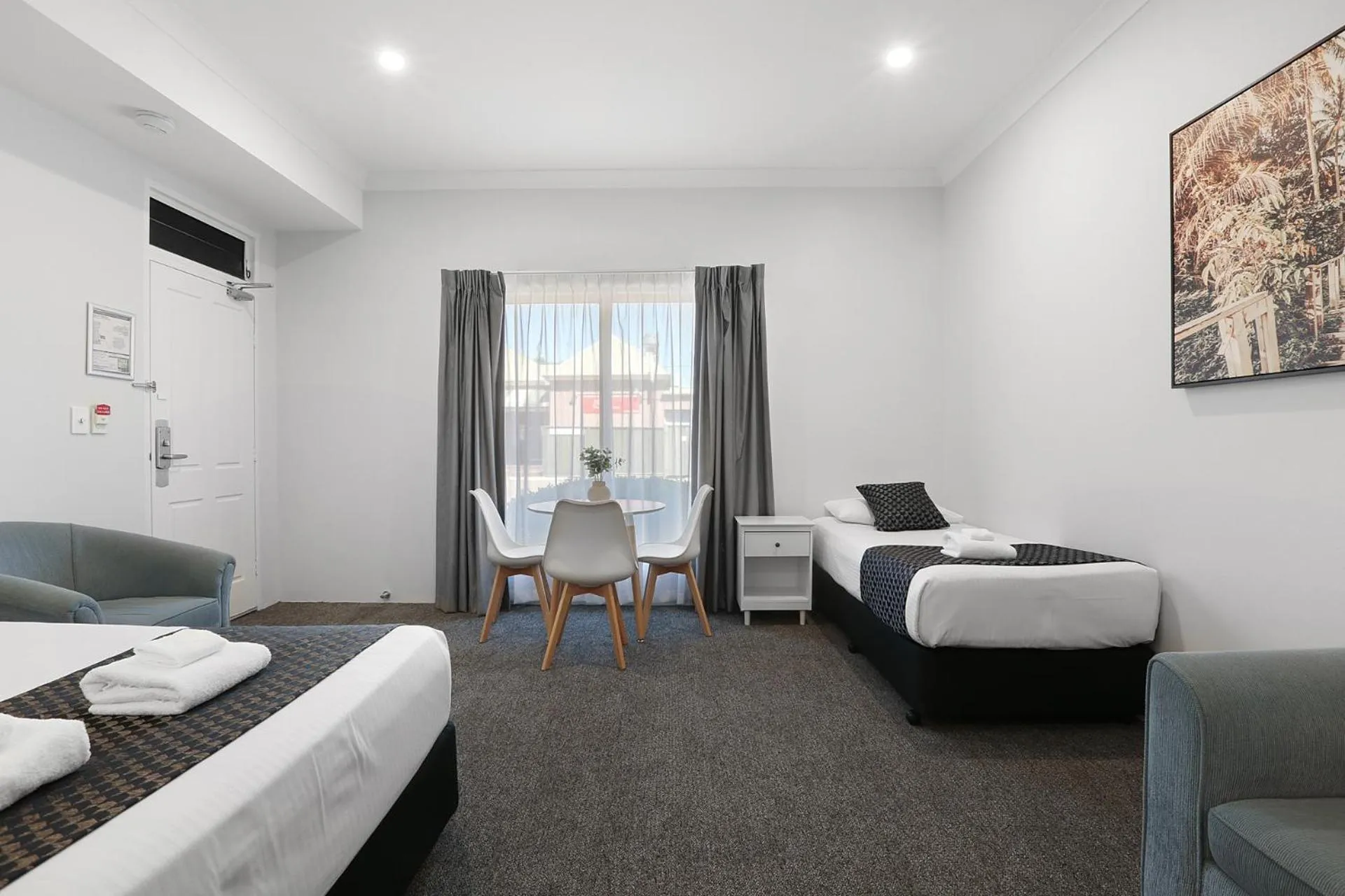 Bed in Shellharbour Village Motel