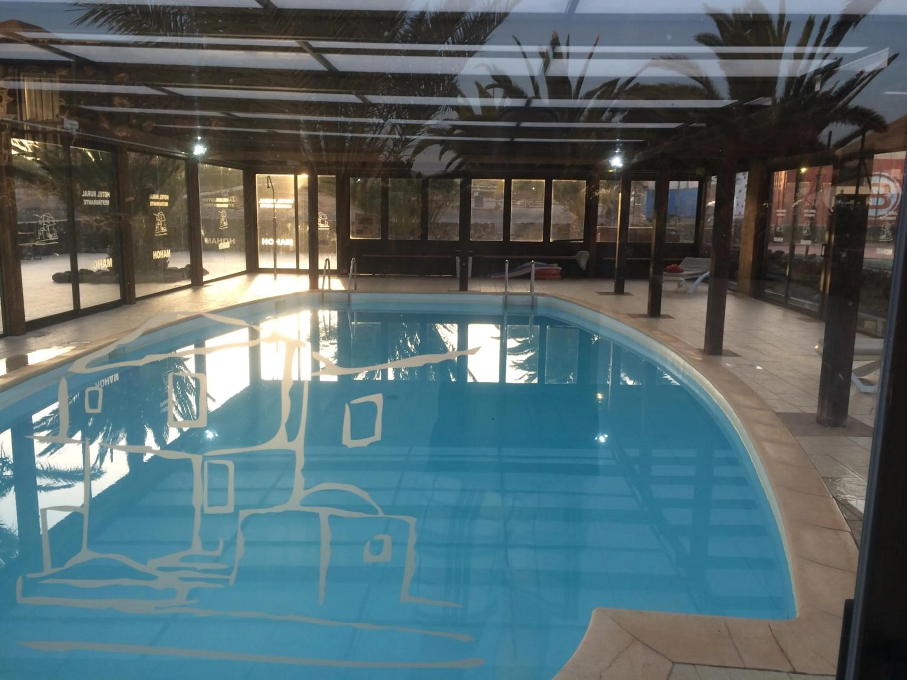Swimming pool in Hotel Rural Restaurante Mahoh