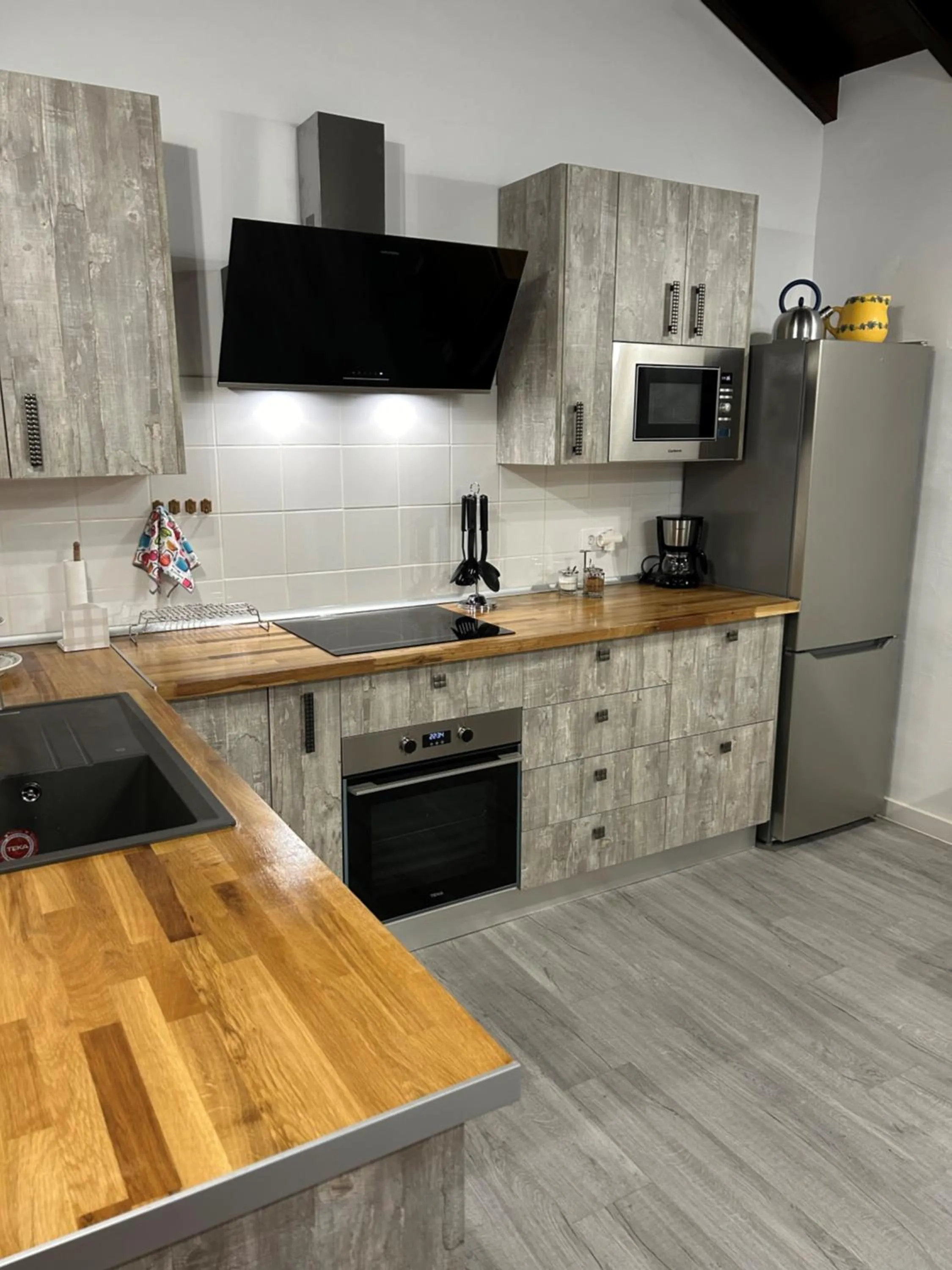 Kitchen or kitchenette in Hotel Rural Restaurante Mahoh