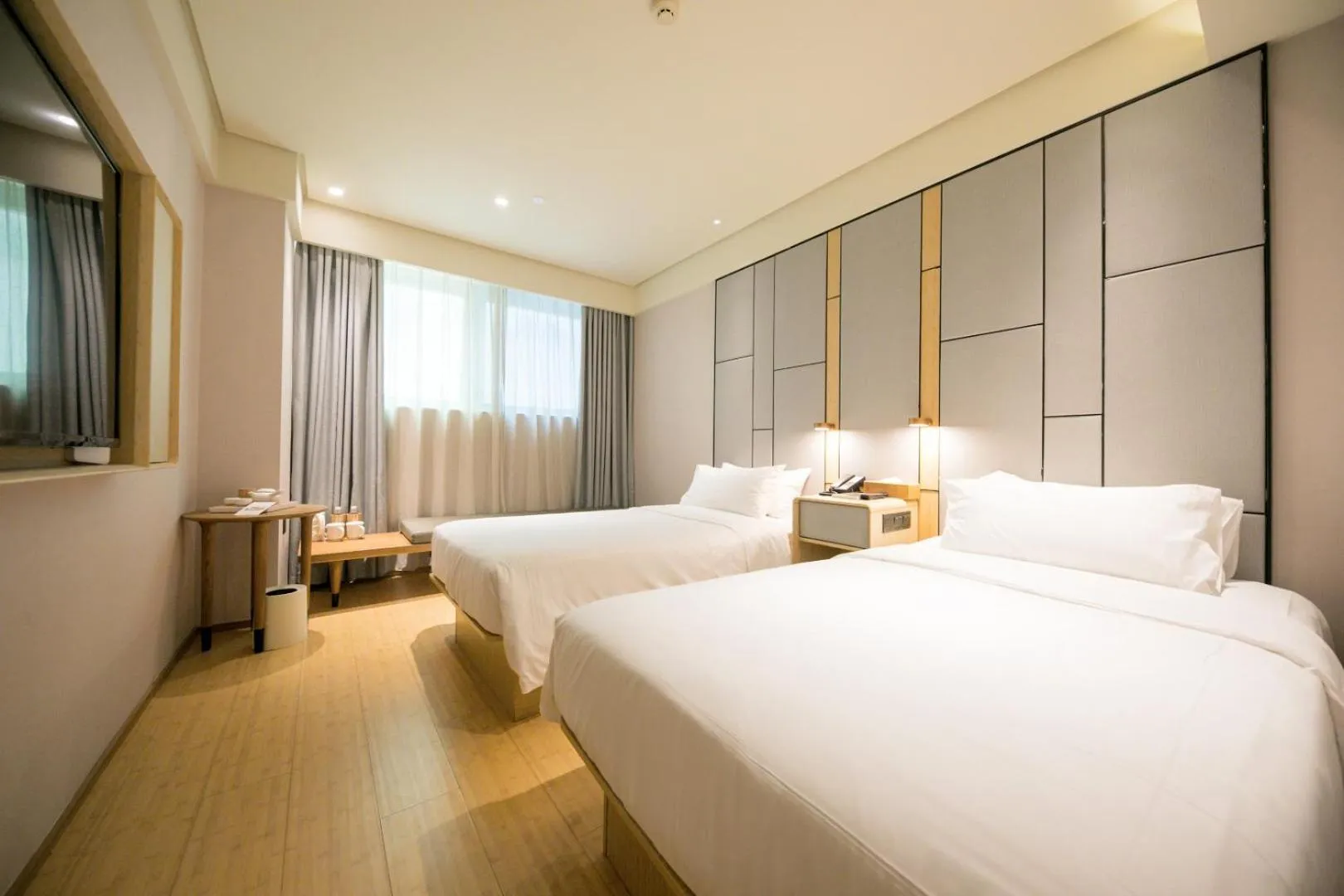 Bed in Ji Hotel Shanghai The Bund Shandong Middle Road