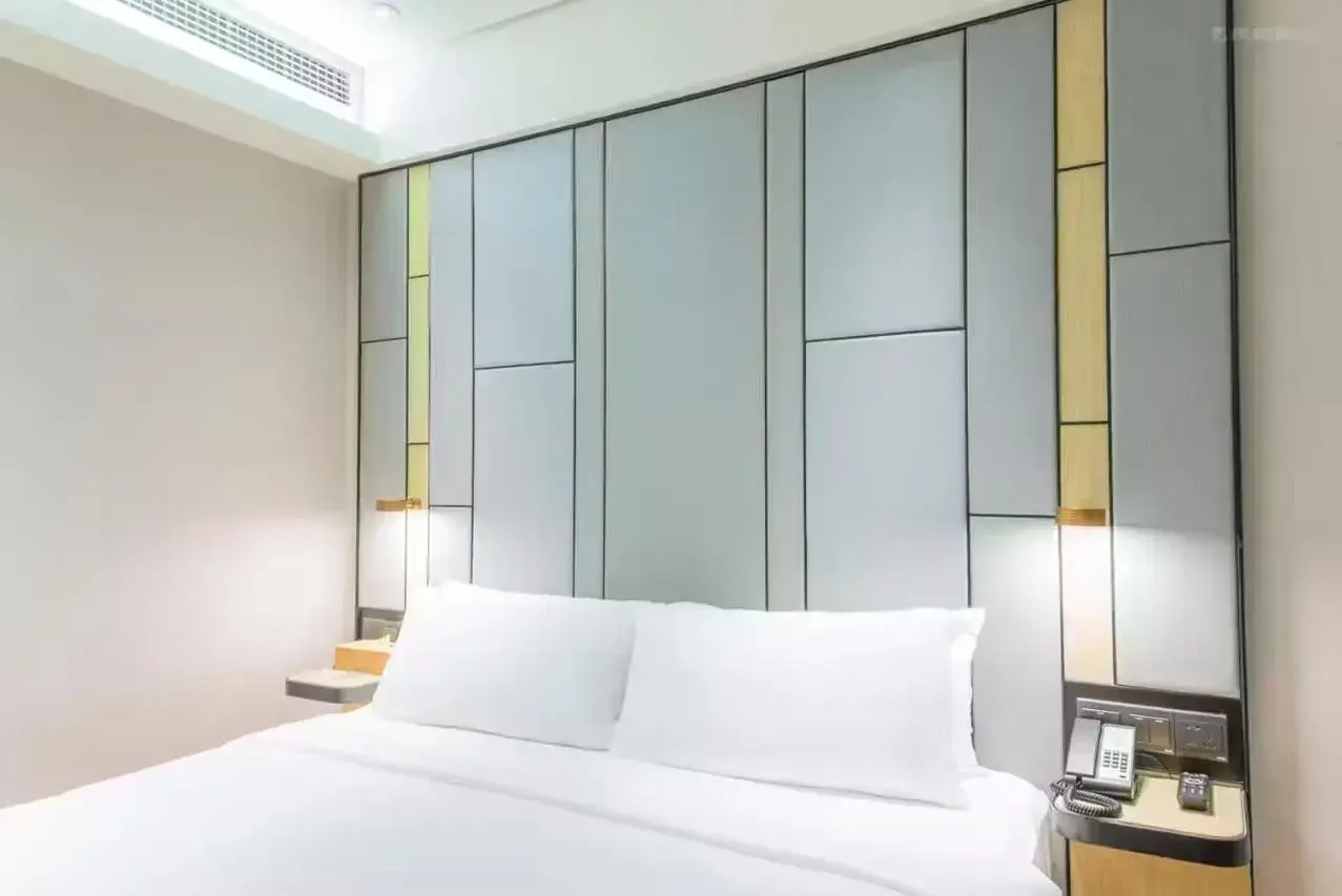 Queen Room in Ji Hotel Shanghai The Bund Shandong Middle Road Queen Room in Ji Hotel Shanghai The Bund Shandong Middle Road