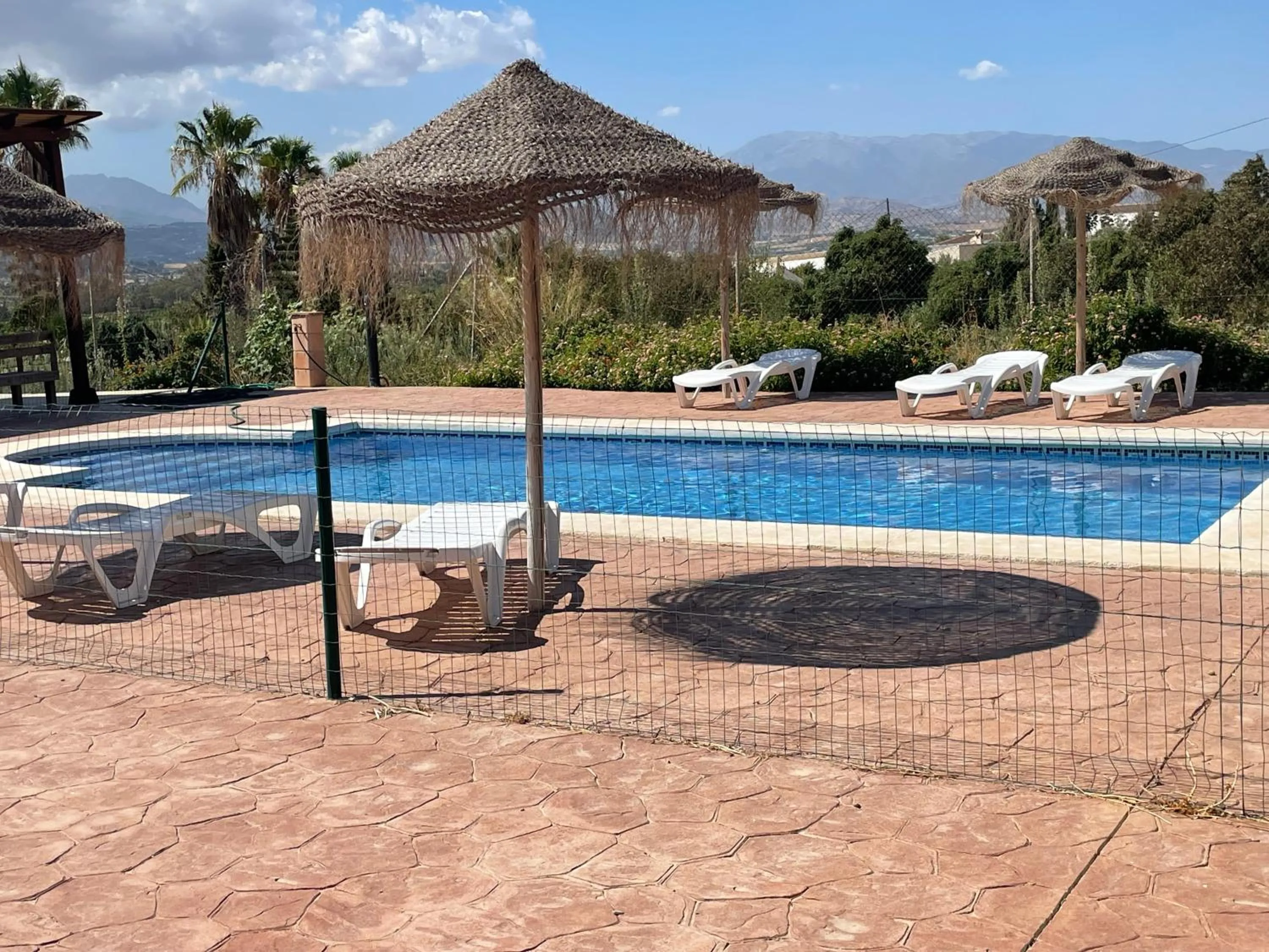 Swimming pool in Villa Casa Rural Ballesteros