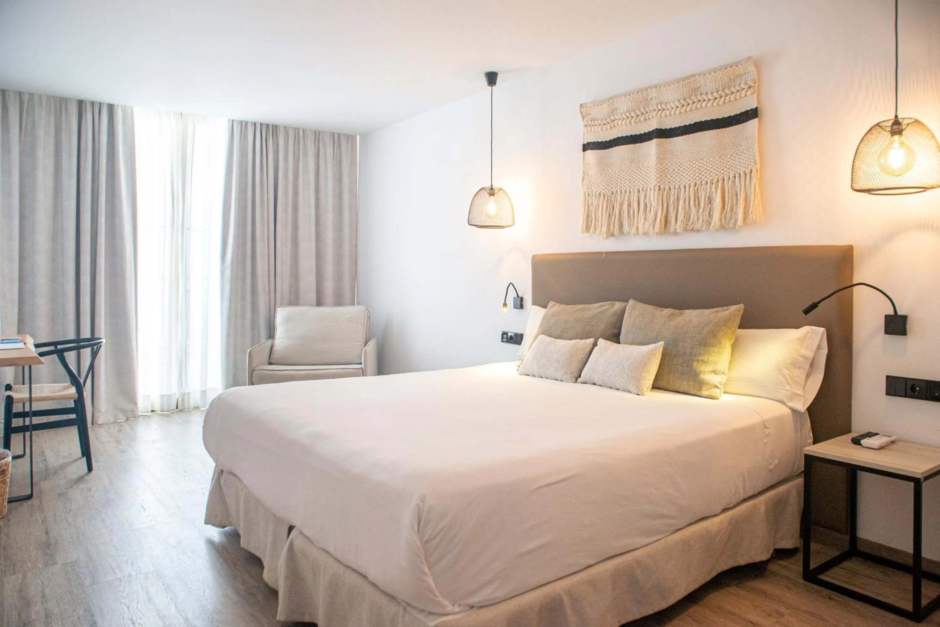 Photo of the whole room, Bed in Hotel Sa Clau by Mambo