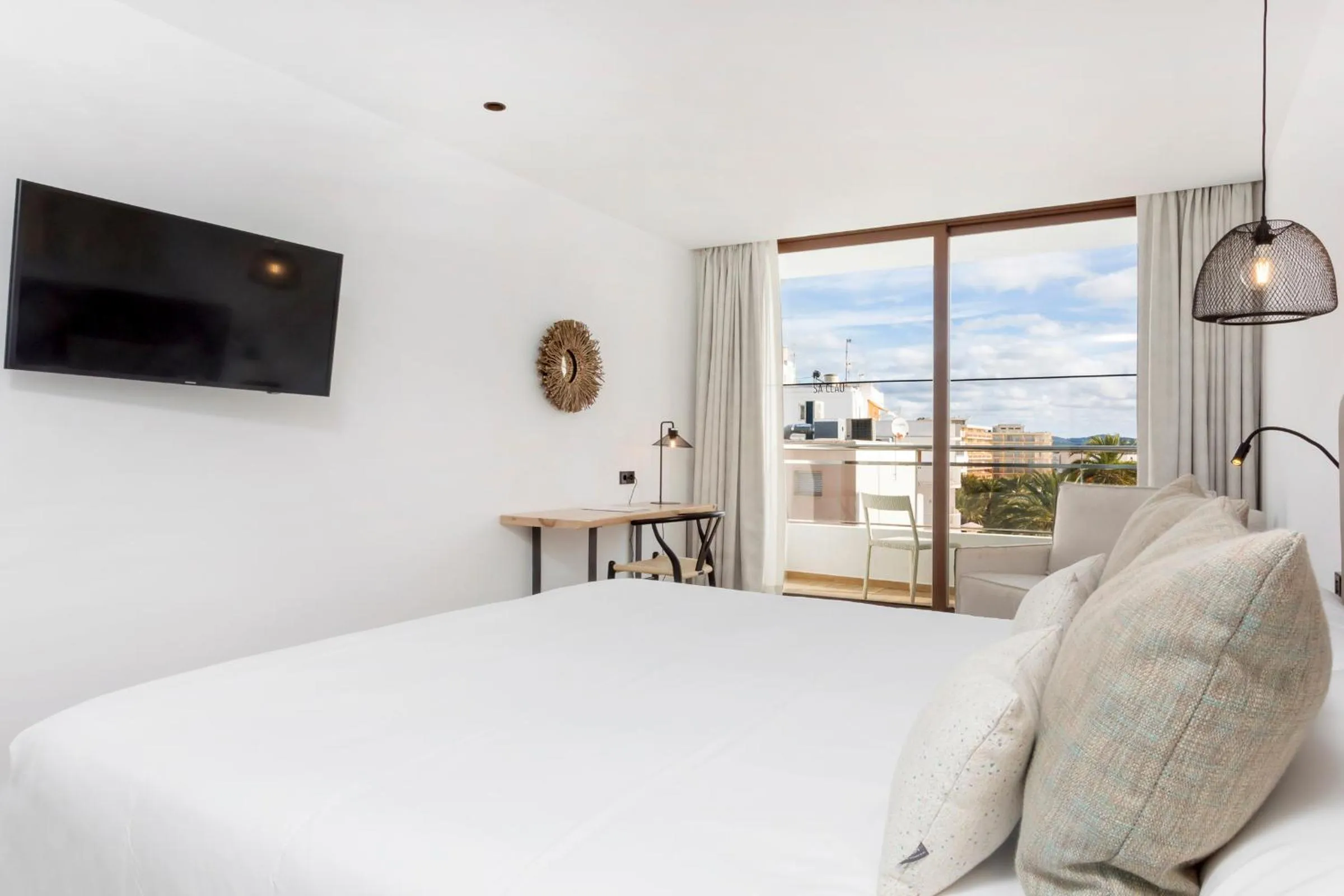 Balcony/Terrace, Bed in Hotel Sa Clau by Mambo