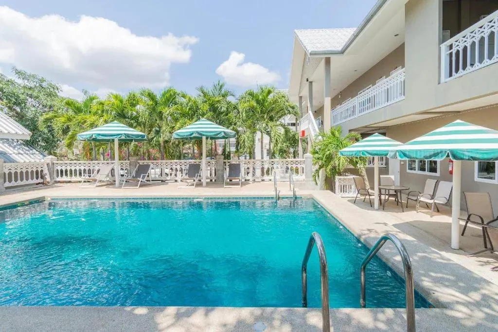 Swimming pool in Blue Horizon