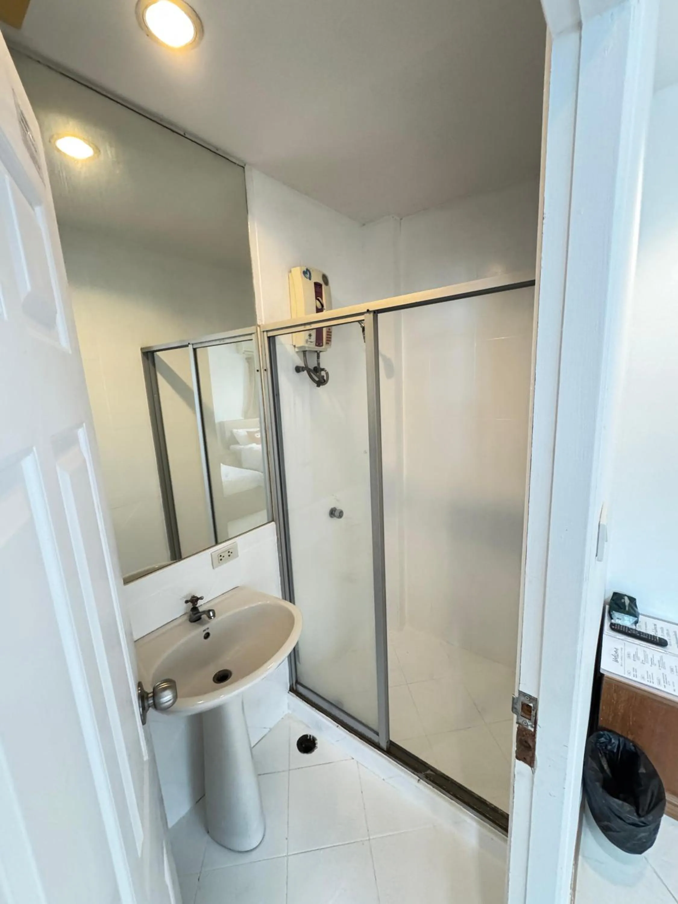 Shower in Blue Horizon