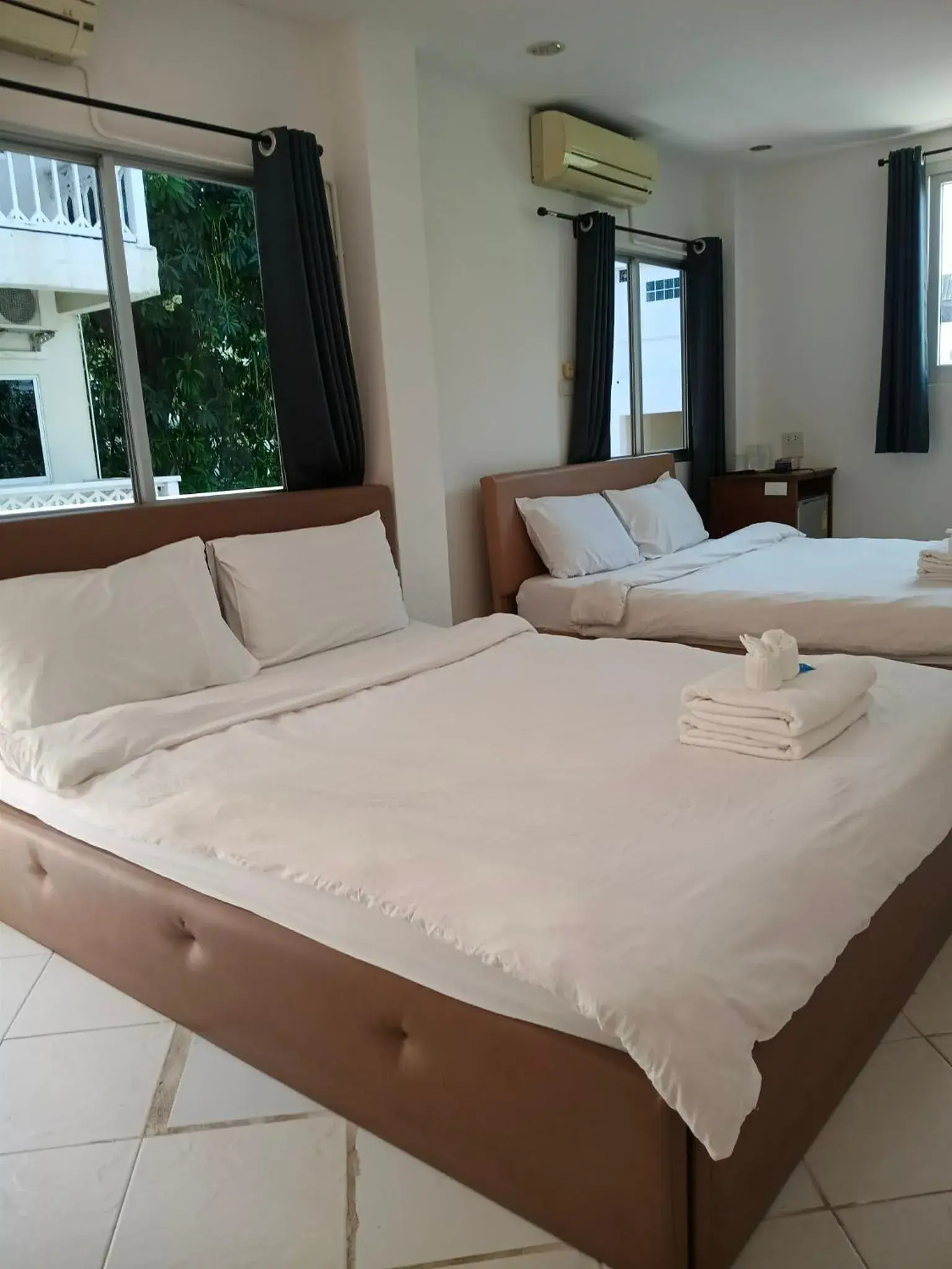 Budget Twin Room in Blue Horizon Budget Twin Room in Blue Horizon