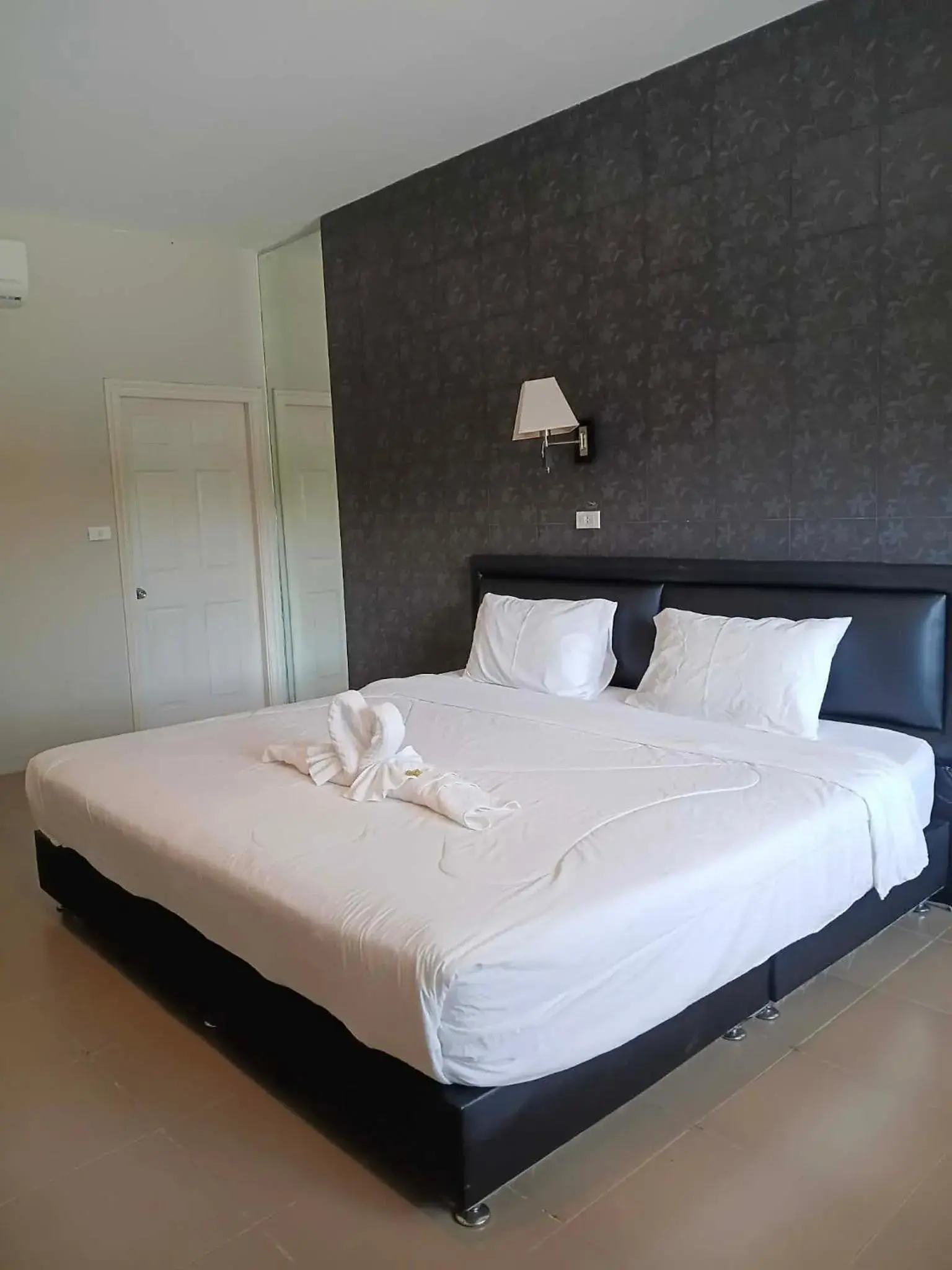 Deluxe Double Room in Blue Horizon Deluxe Double Room in Blue Horizon