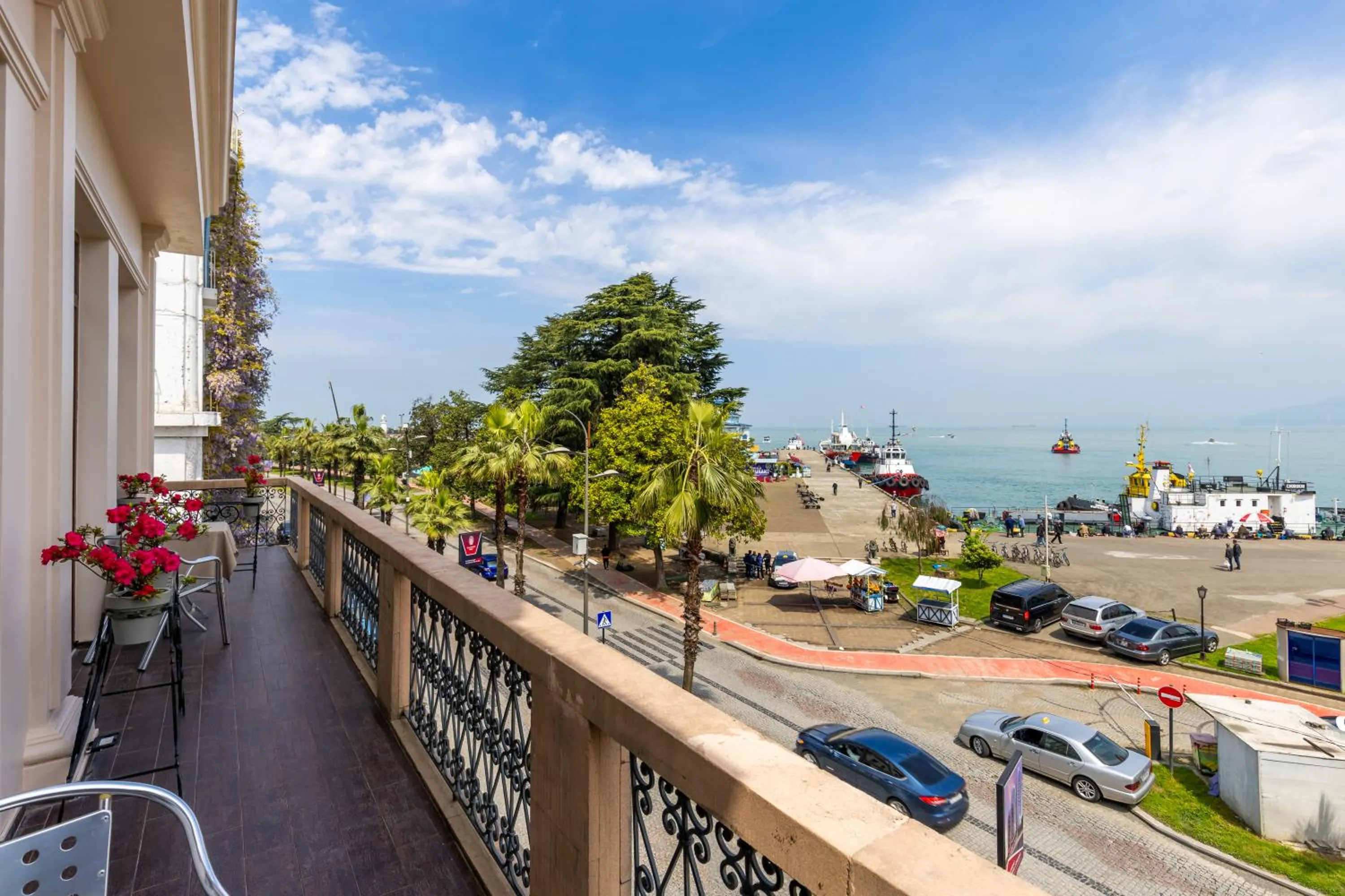 Day in Acord Hotel & Balcony