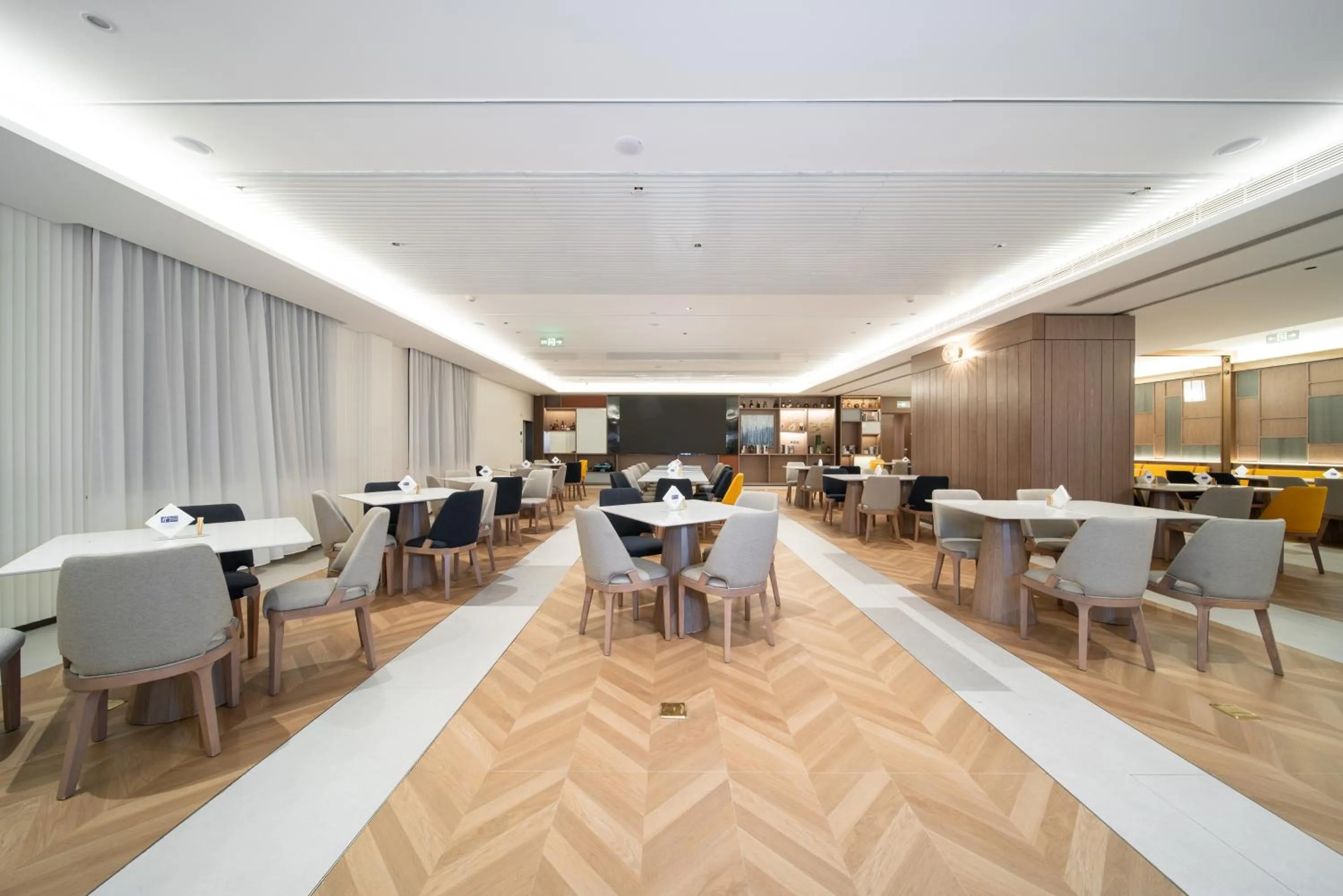 Restaurant/places to eat in Holiday Inn Express Shanghai Pujiang Lianhang Road by IHG