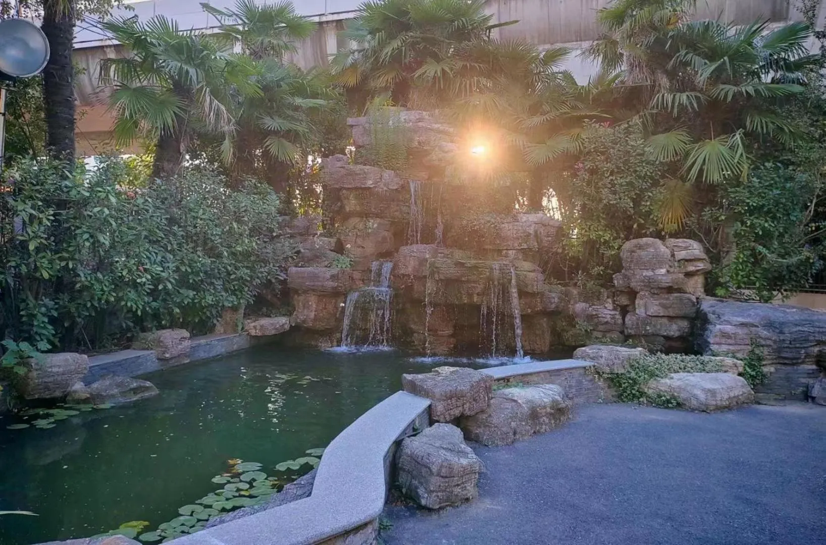 Garden in Holiday Inn Express Shanghai Pujiang Lianhang Road by IHG