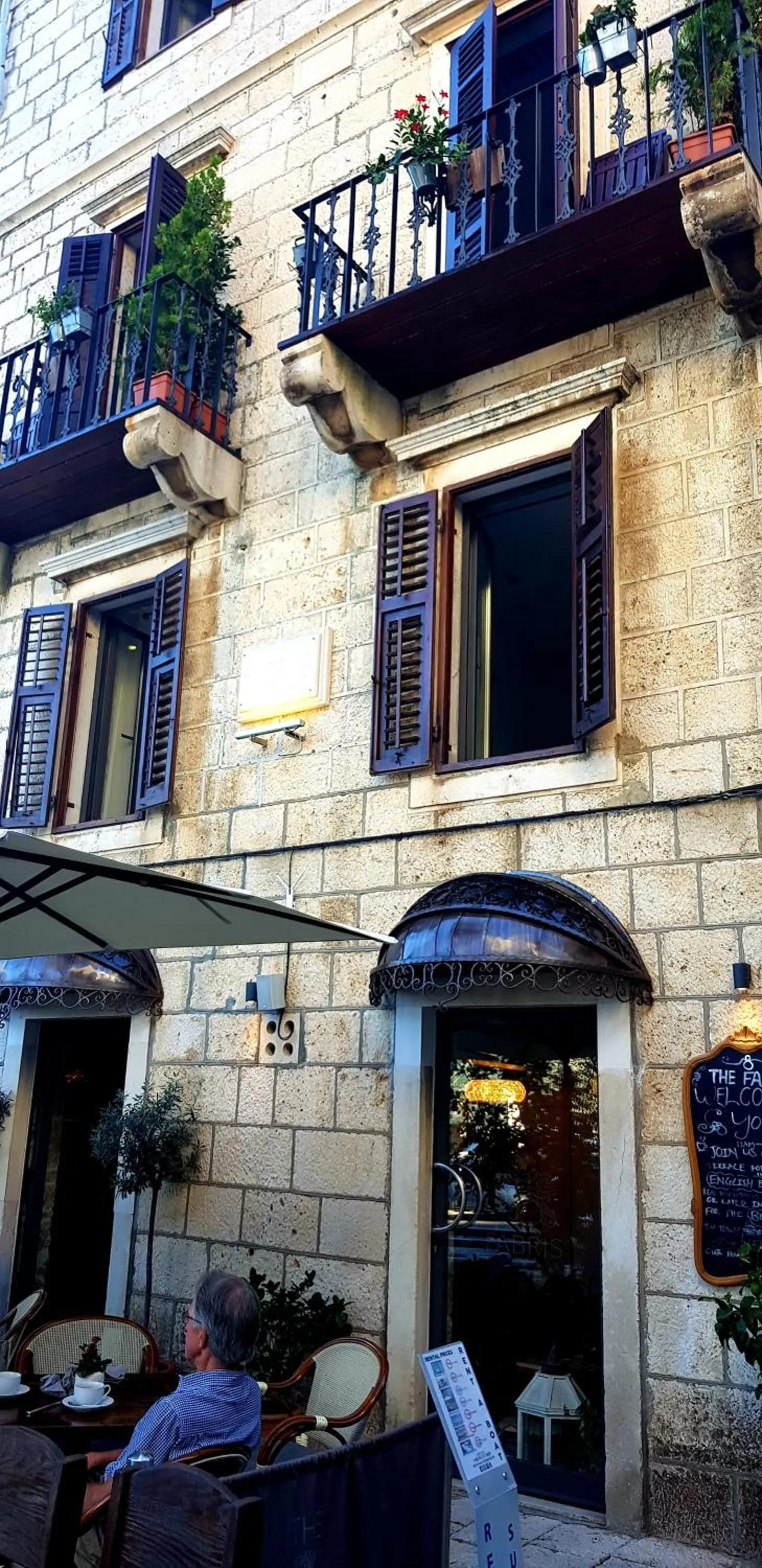 Facade/entrance in San Teodoro