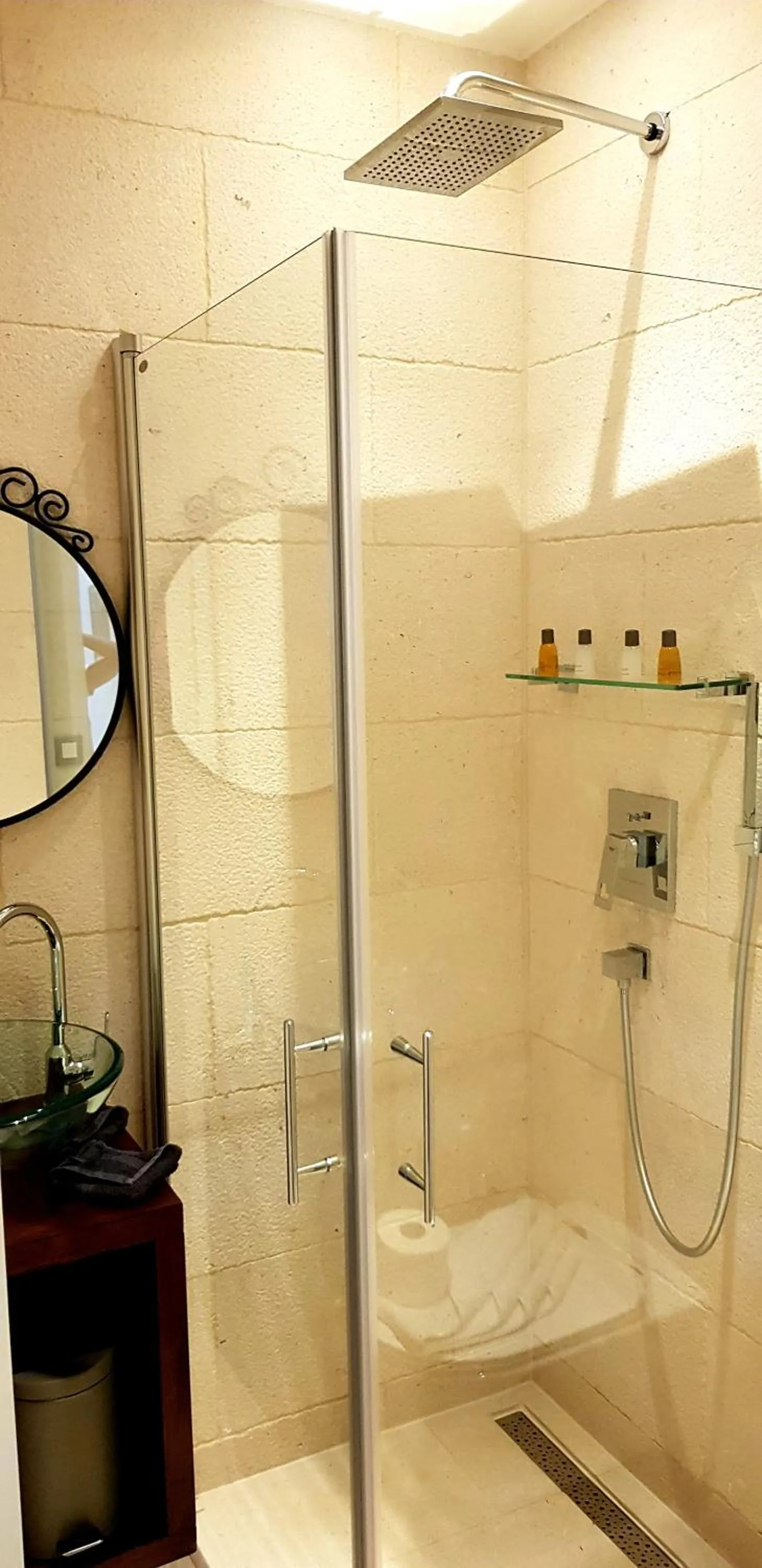 Bathroom in San Teodoro