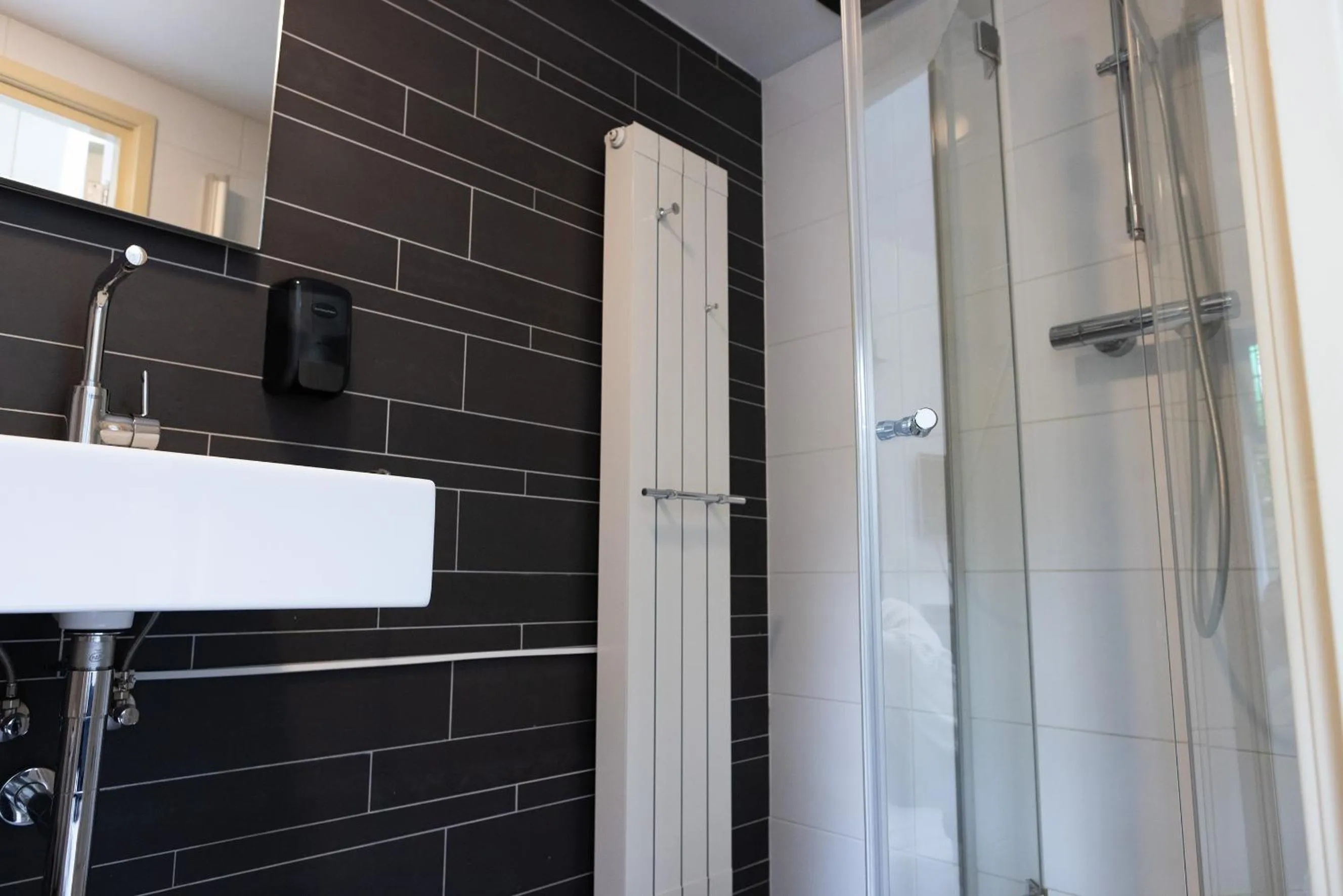 Shower in La Casita bed and breakfast