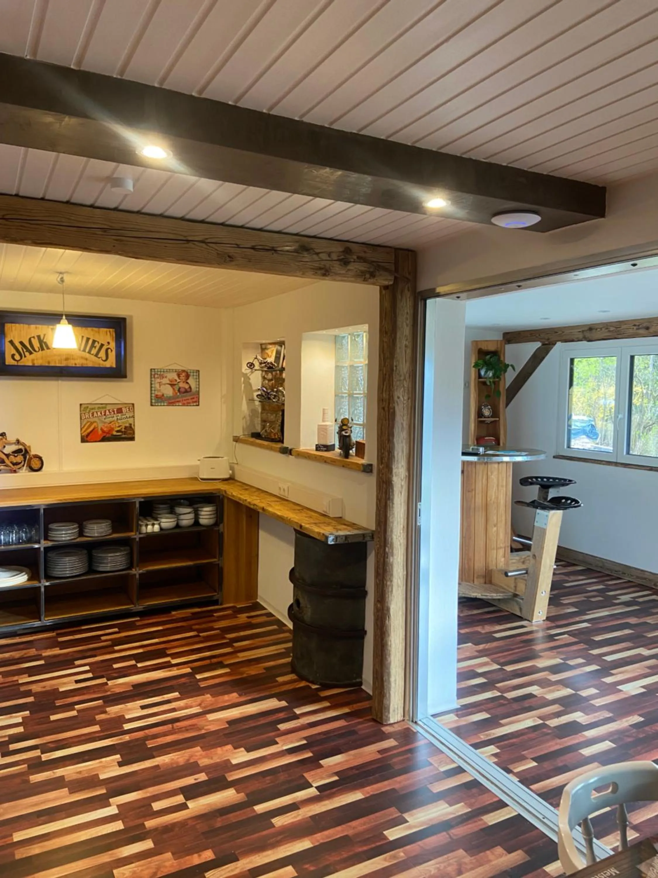 Restaurant/places to eat in La Irmania Pension