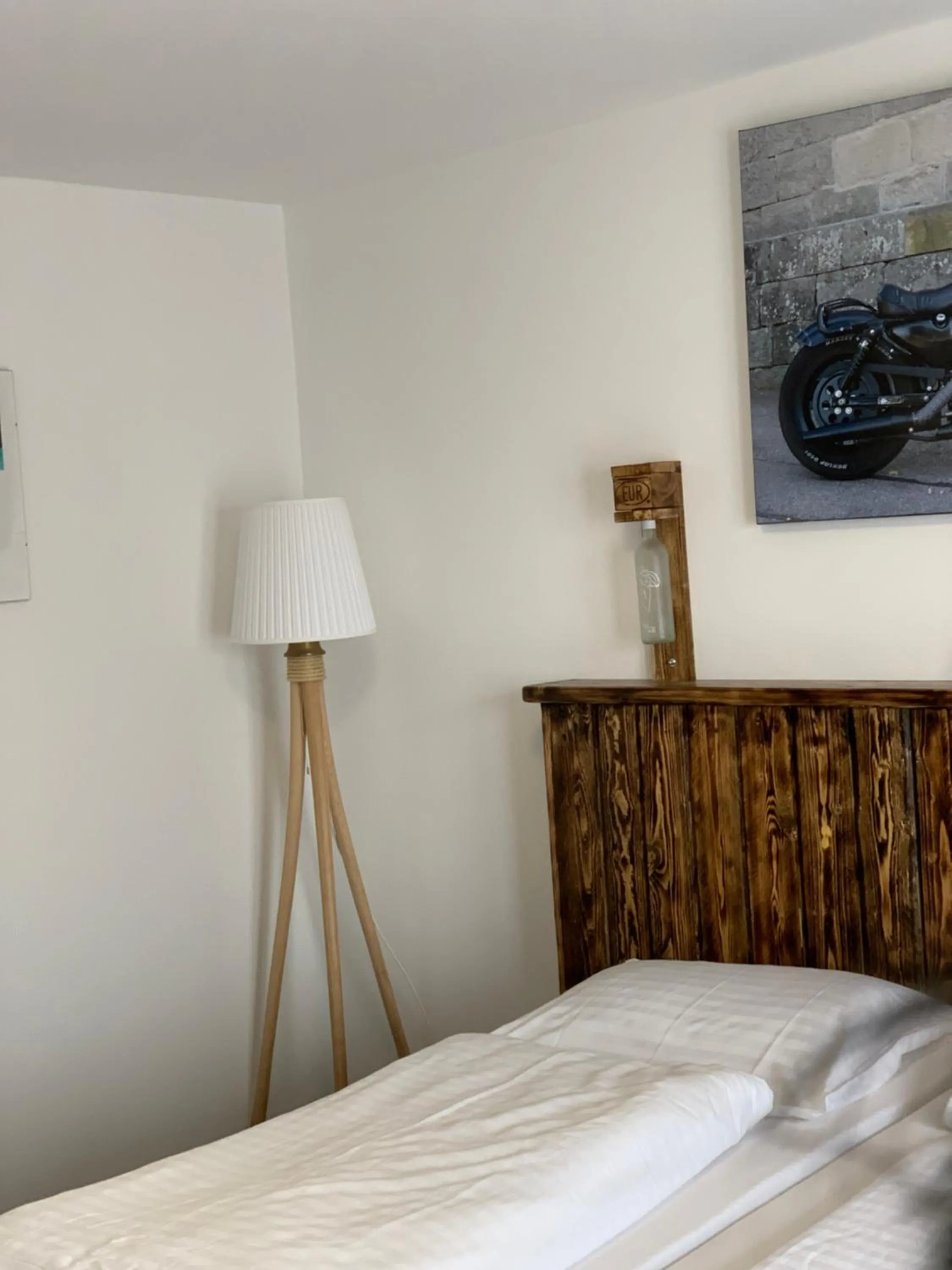 Photo of the whole room, Bed in La Irmania Pension