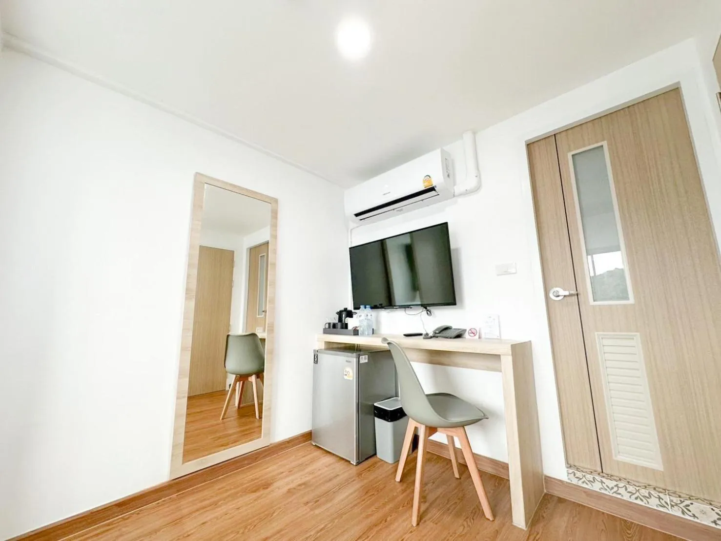 Communal lounge/ TV room in H-Banaat Hotel