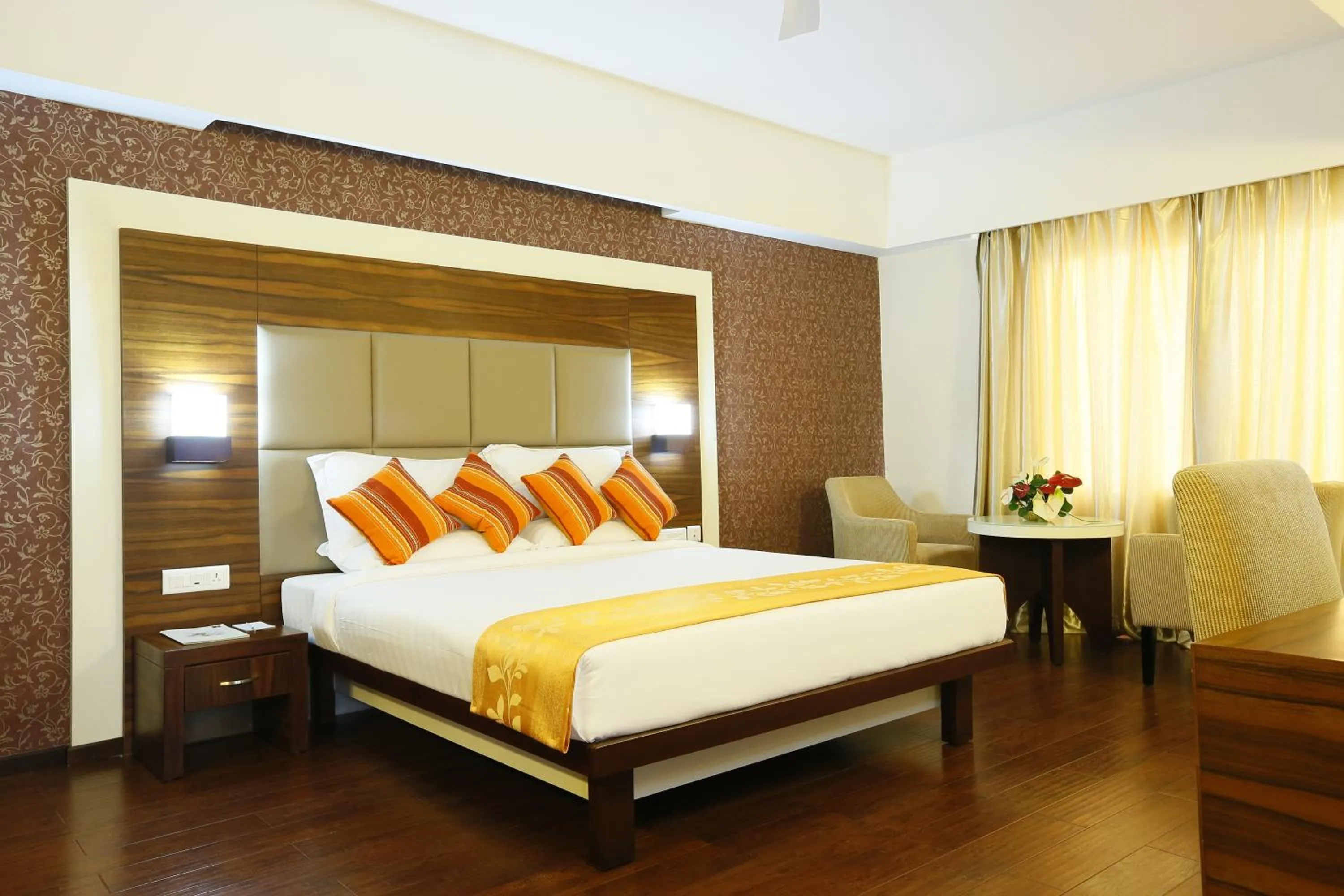 Bedroom, Bed in Hotel Moonlit Regency