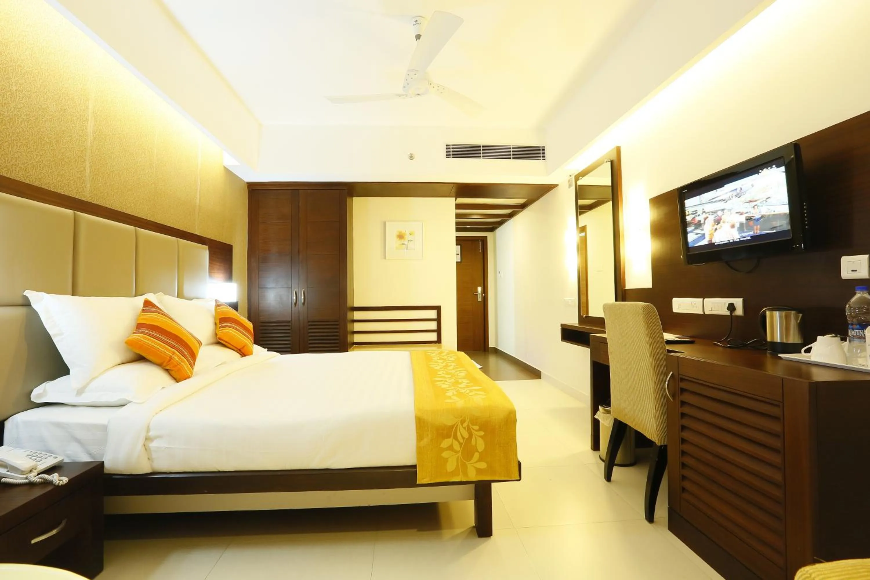 Photo of the whole room, Bed in Hotel Moonlit Regency