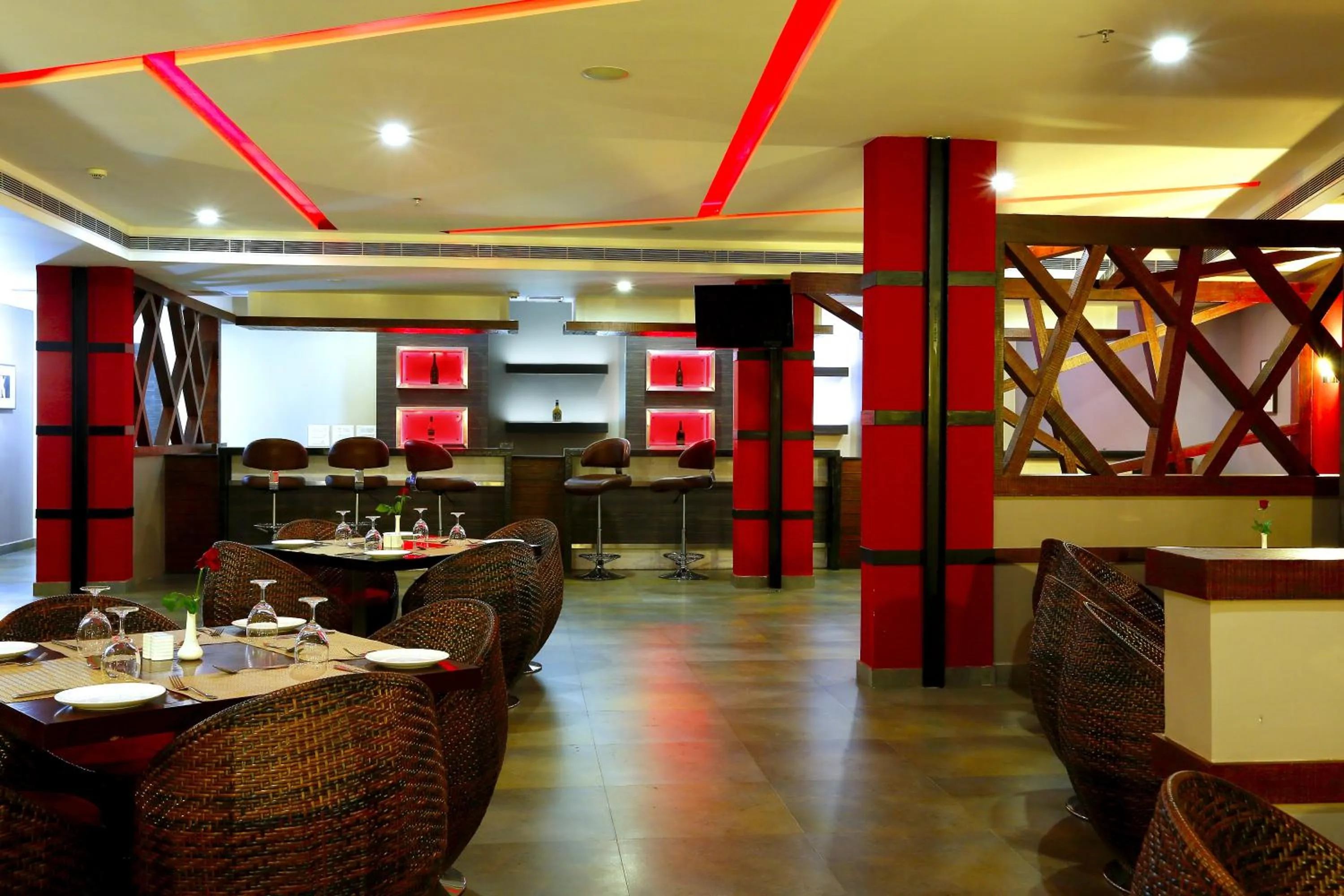 Restaurant/places to eat in Hotel Moonlit Regency