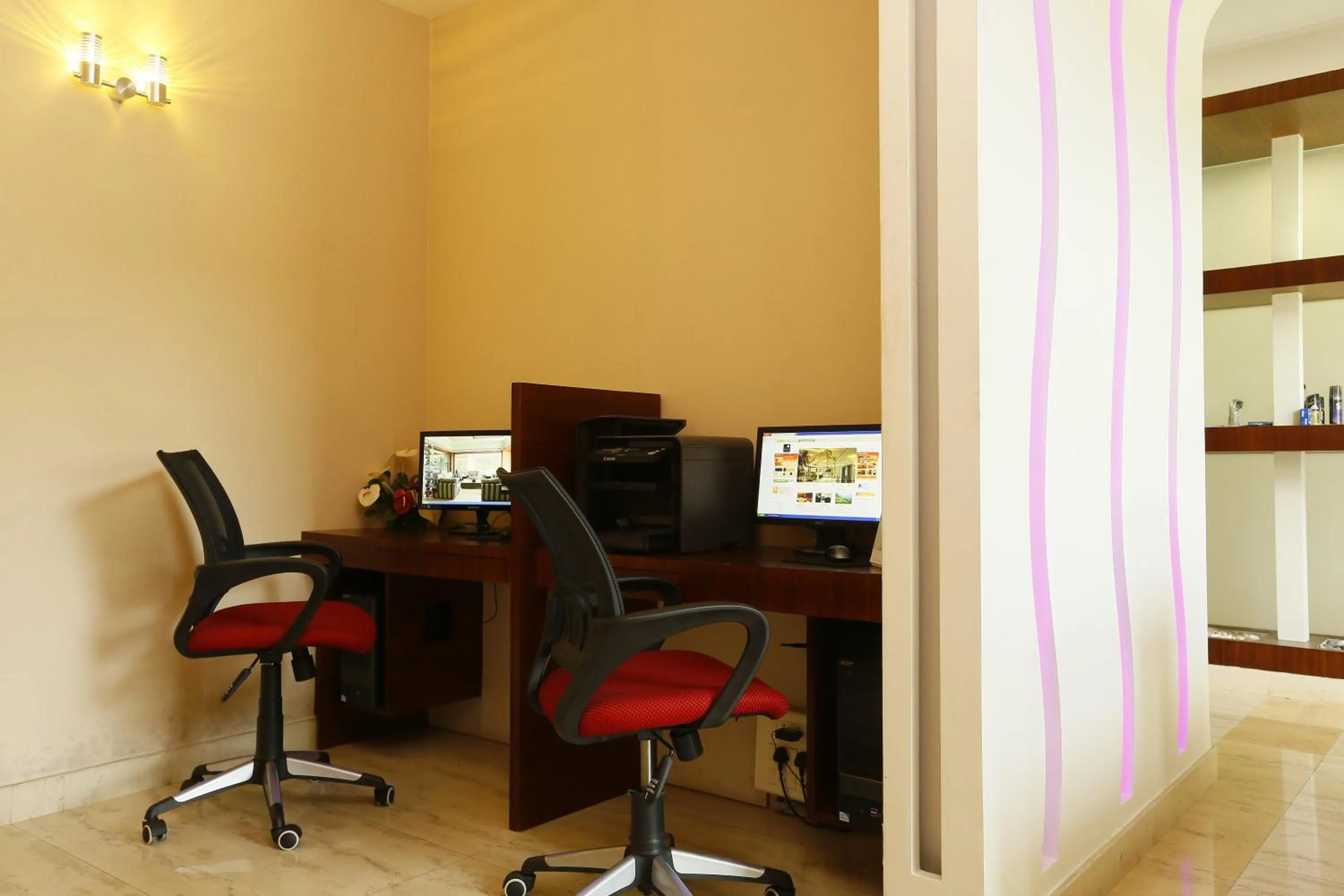 Business facilities in Hotel Moonlit Regency