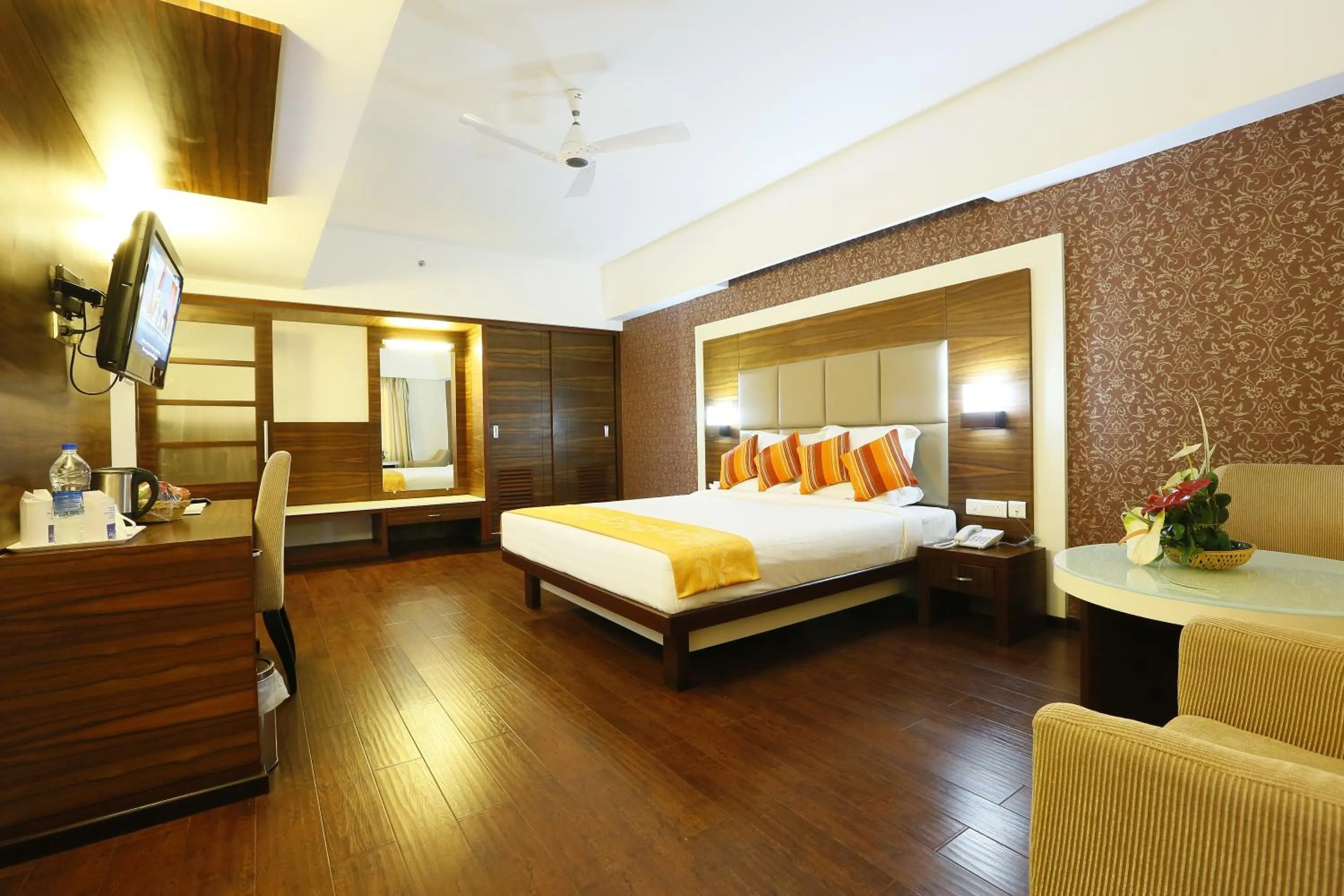 Bedroom, Bed in Hotel Moonlit Regency