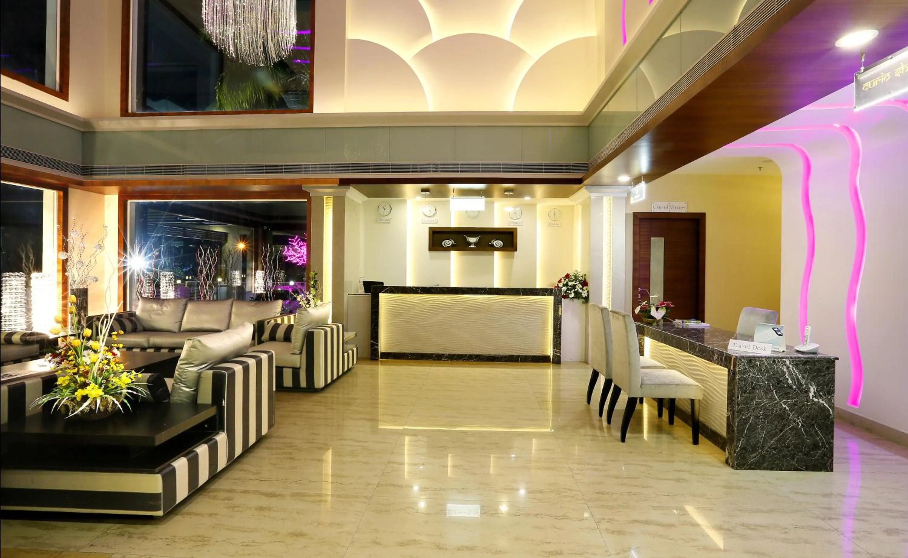 Lobby or reception in Hotel Moonlit Regency