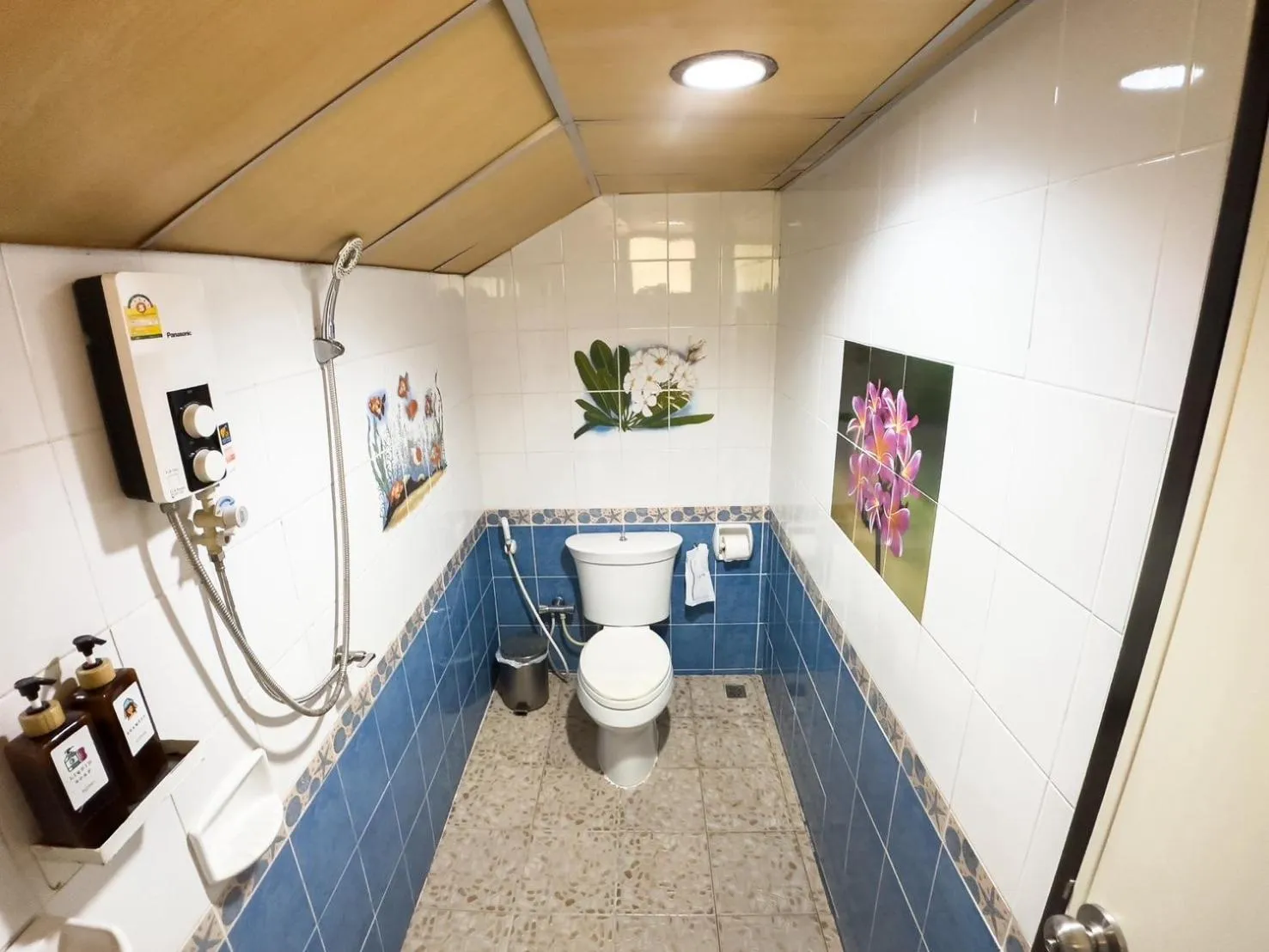 Bathroom in Tongta Phaview Resort