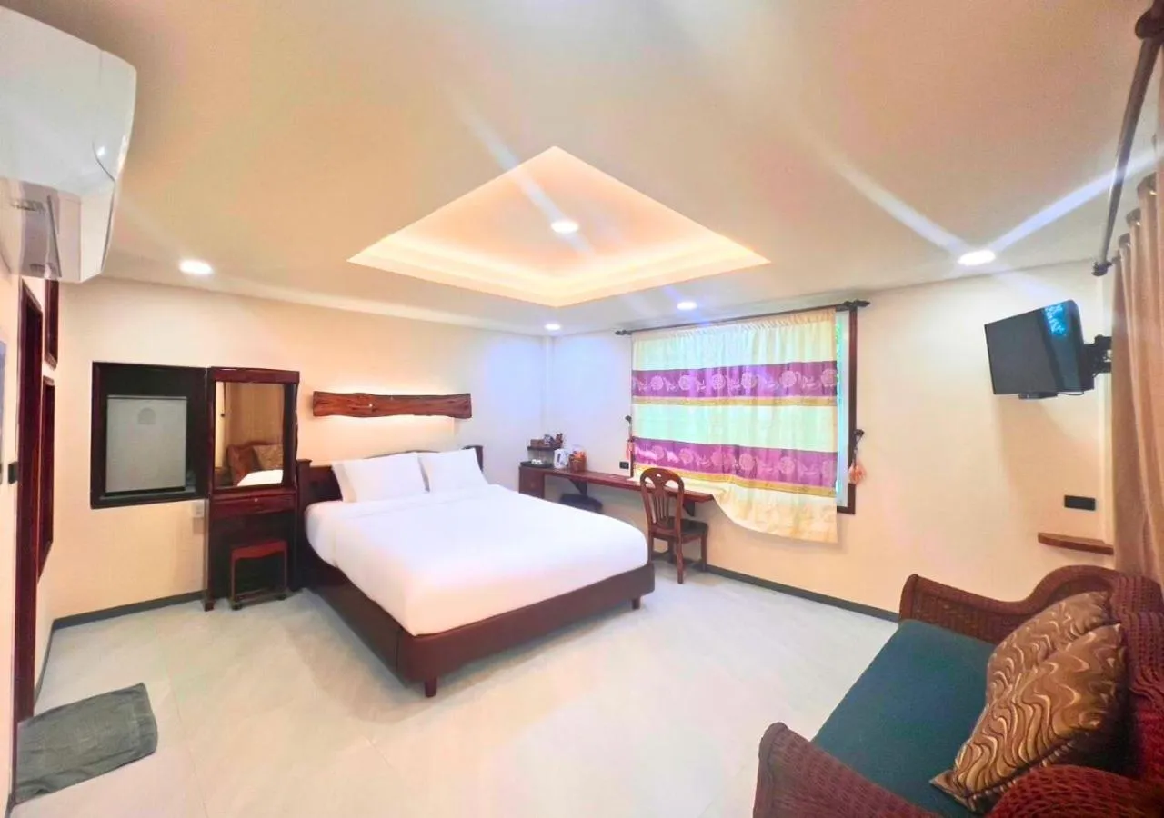 Bedroom, Bed in Tongta Phaview Resort