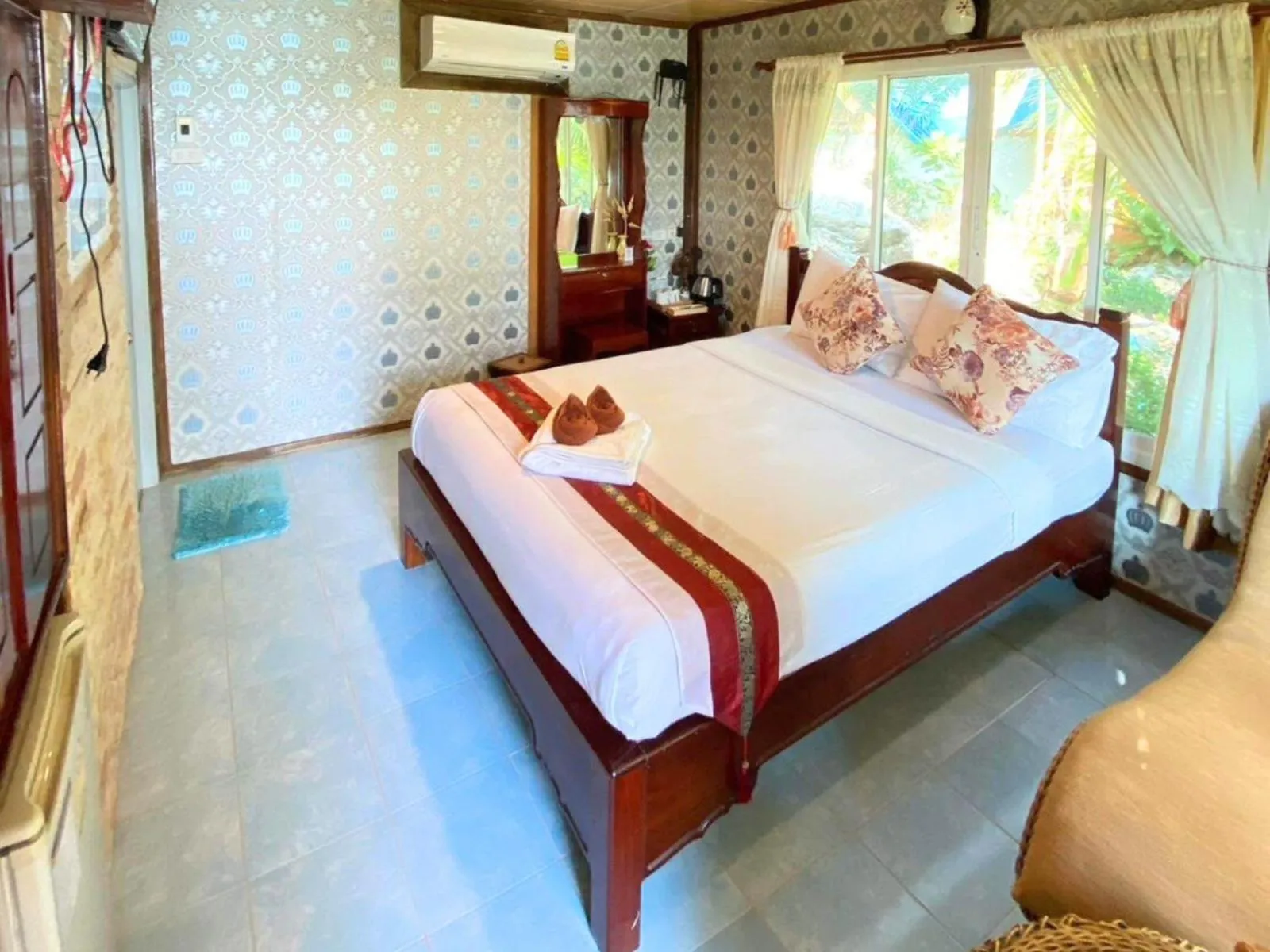 Bed in Tongta Phaview Resort