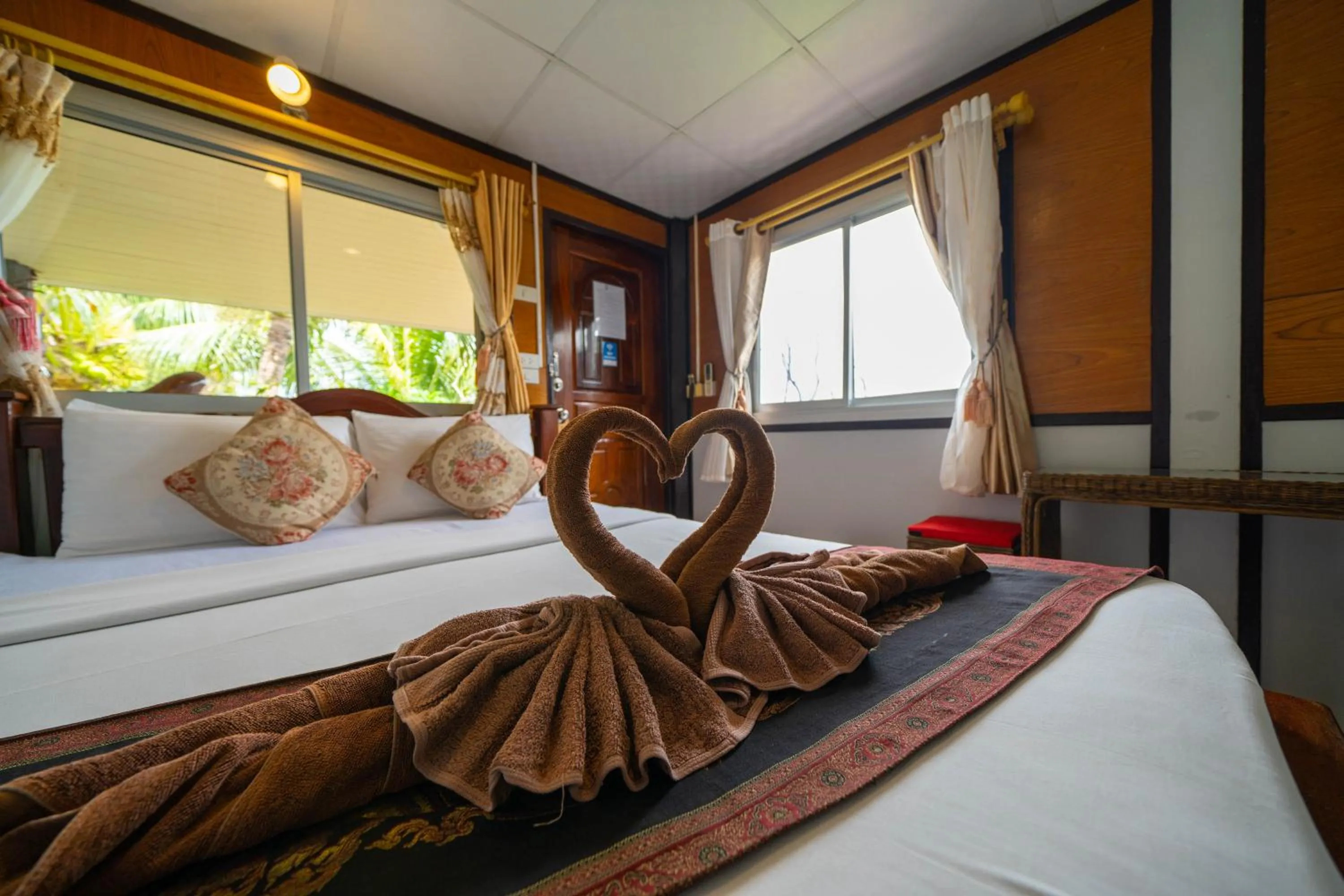 Bed in Tongta Phaview Resort