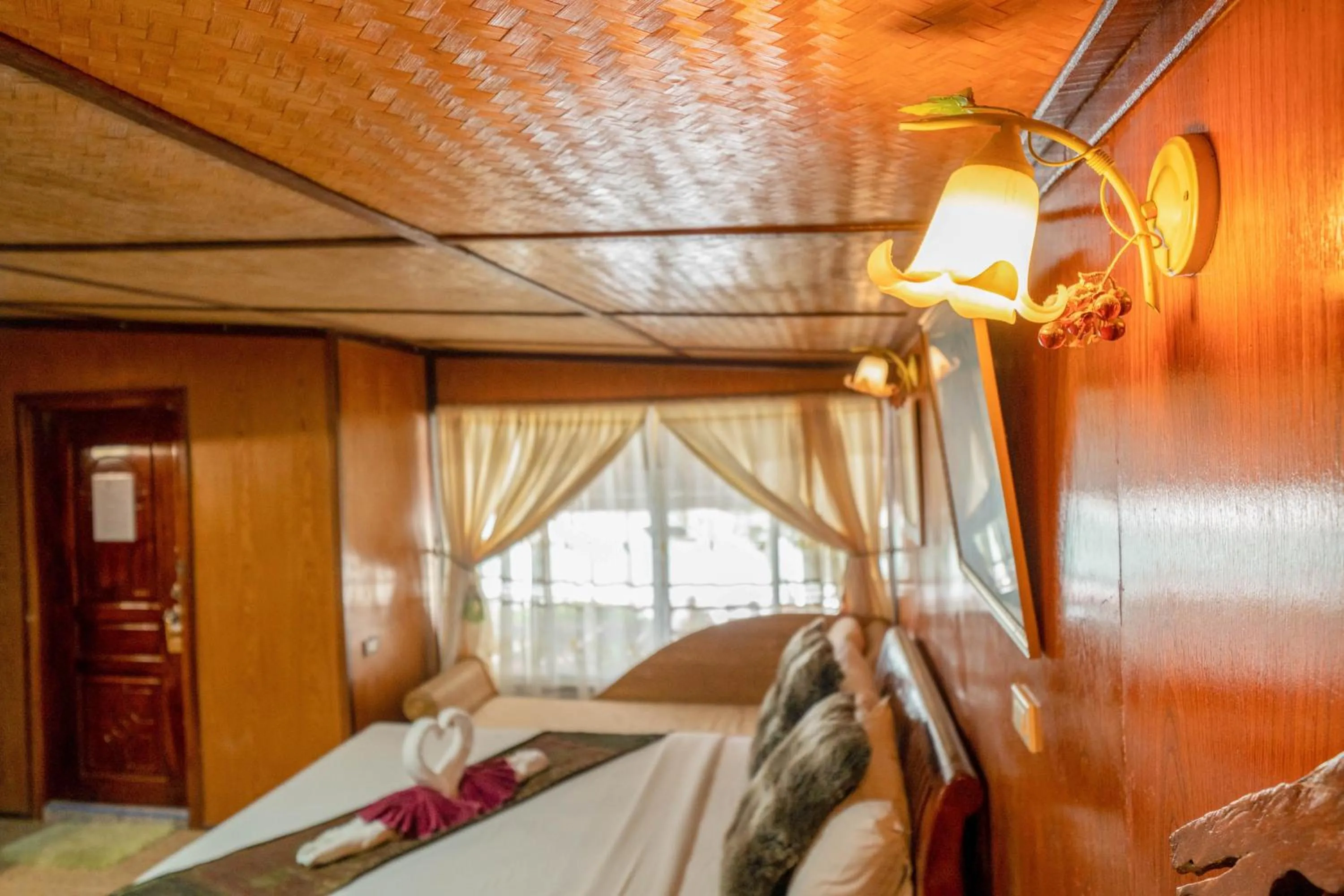 Bed in Tongta Phaview Resort