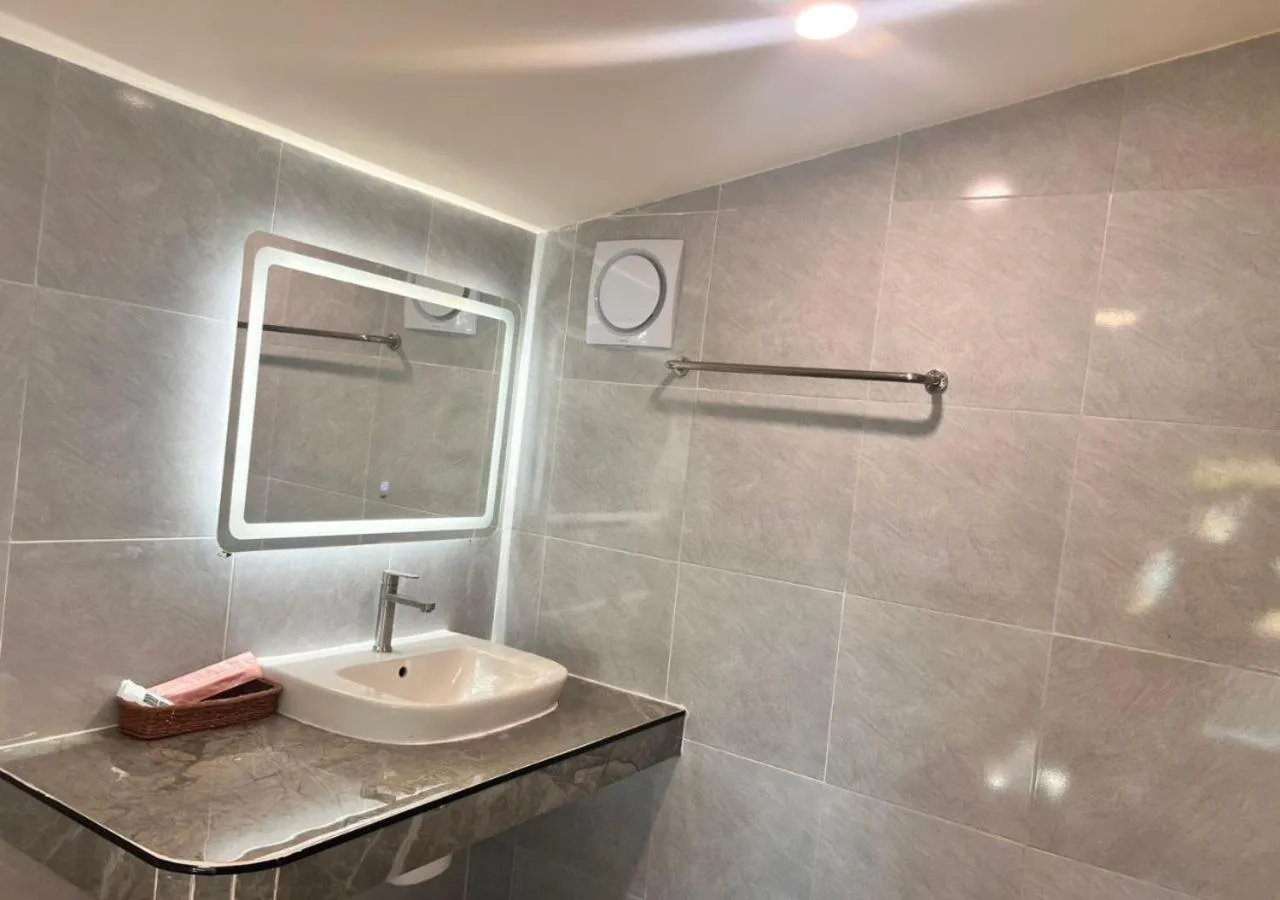 Bathroom in Tongta Phaview Resort