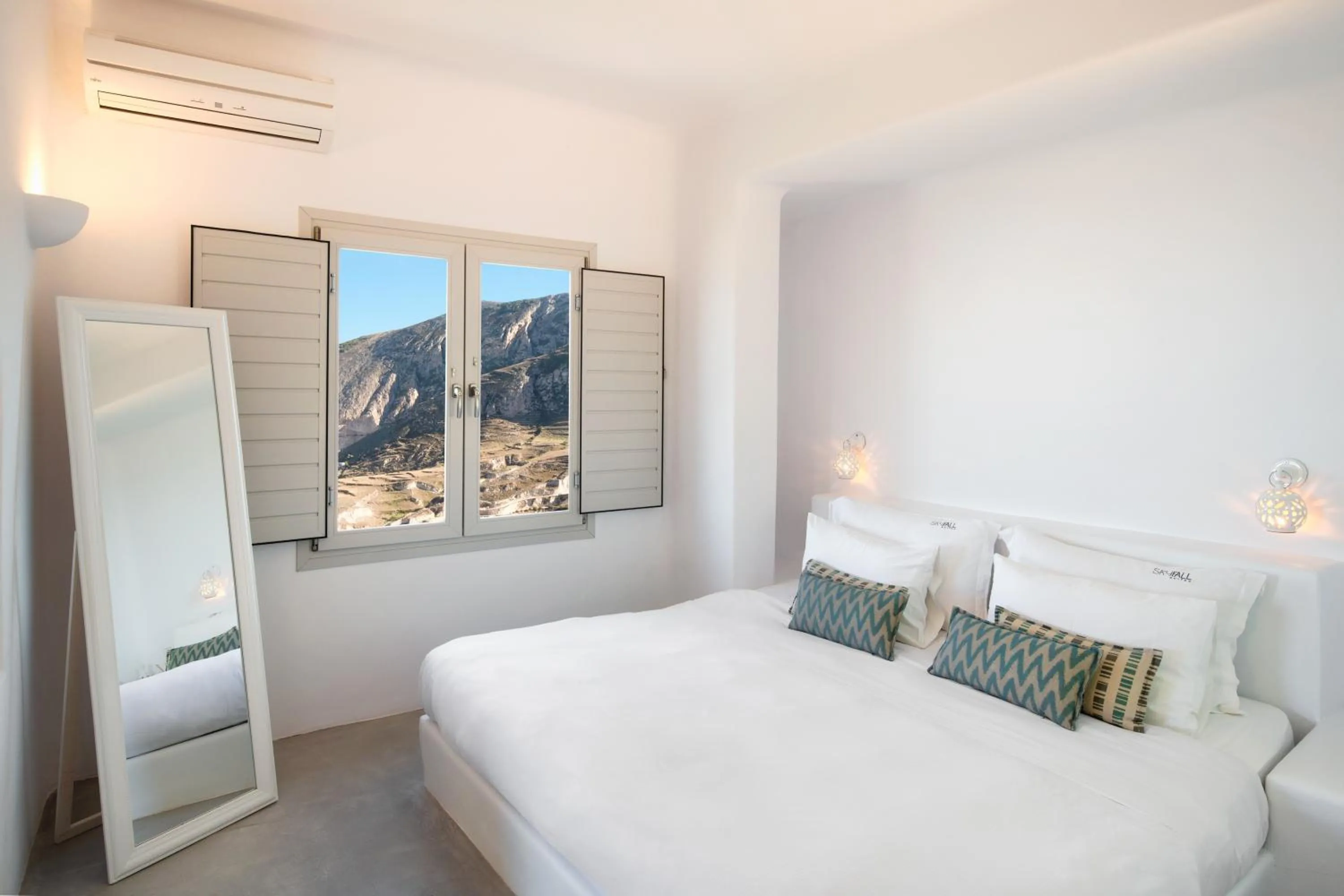 Bedroom, Bed in Skyfall Suites - Adults Only