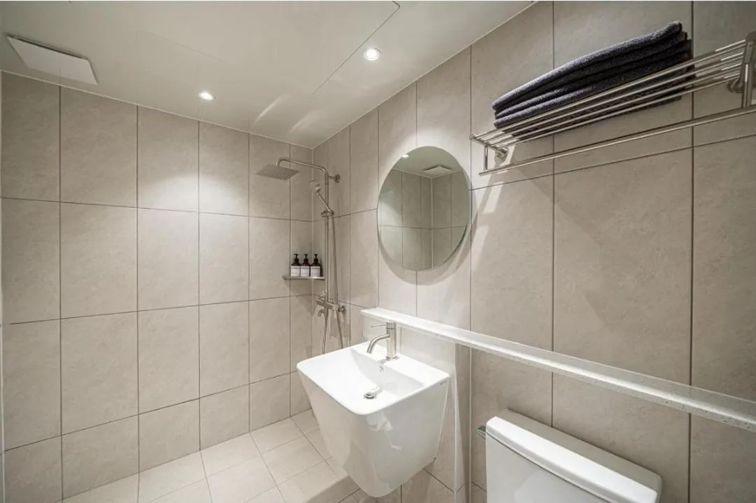 Brown Dot Hotel South Gumi