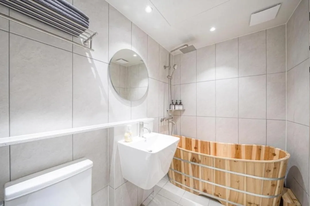 Brown Dot Hotel South Gumi