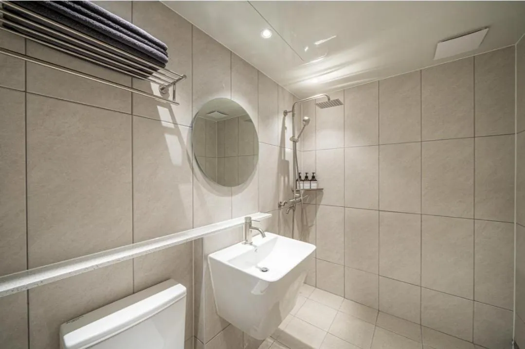 Brown Dot Hotel South Gumi