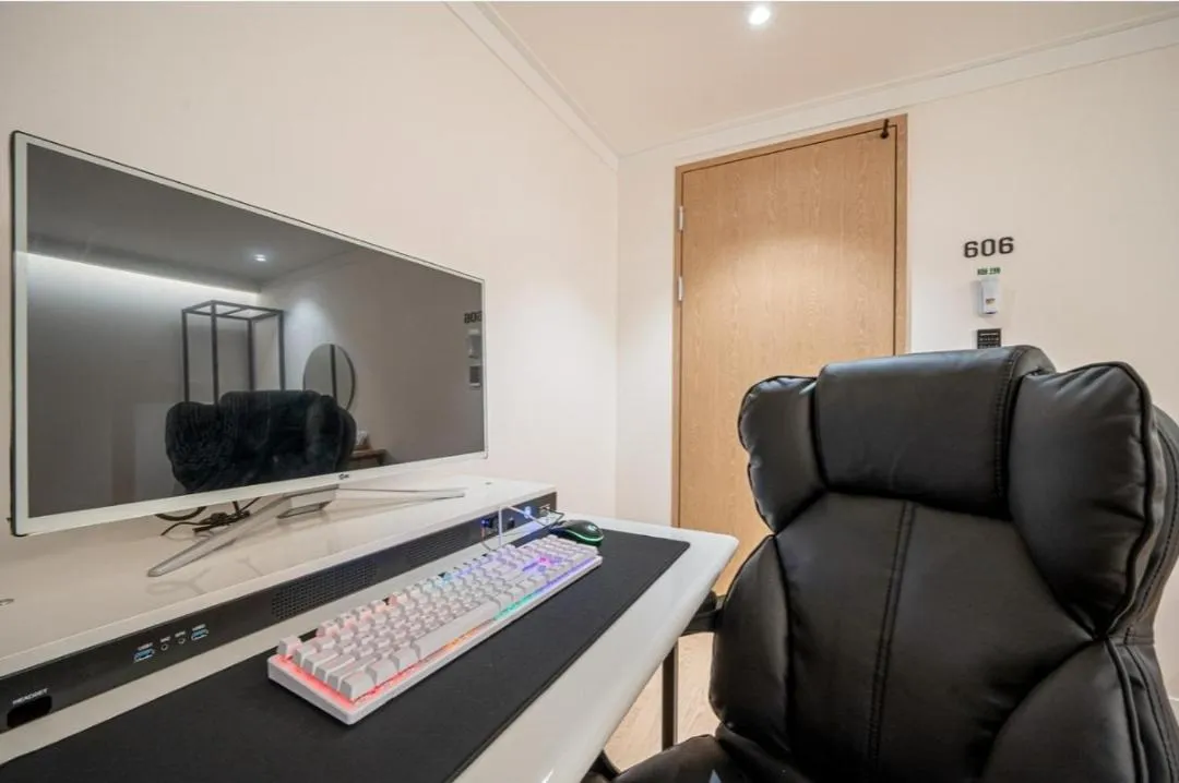 Brown Dot Hotel South Gumi